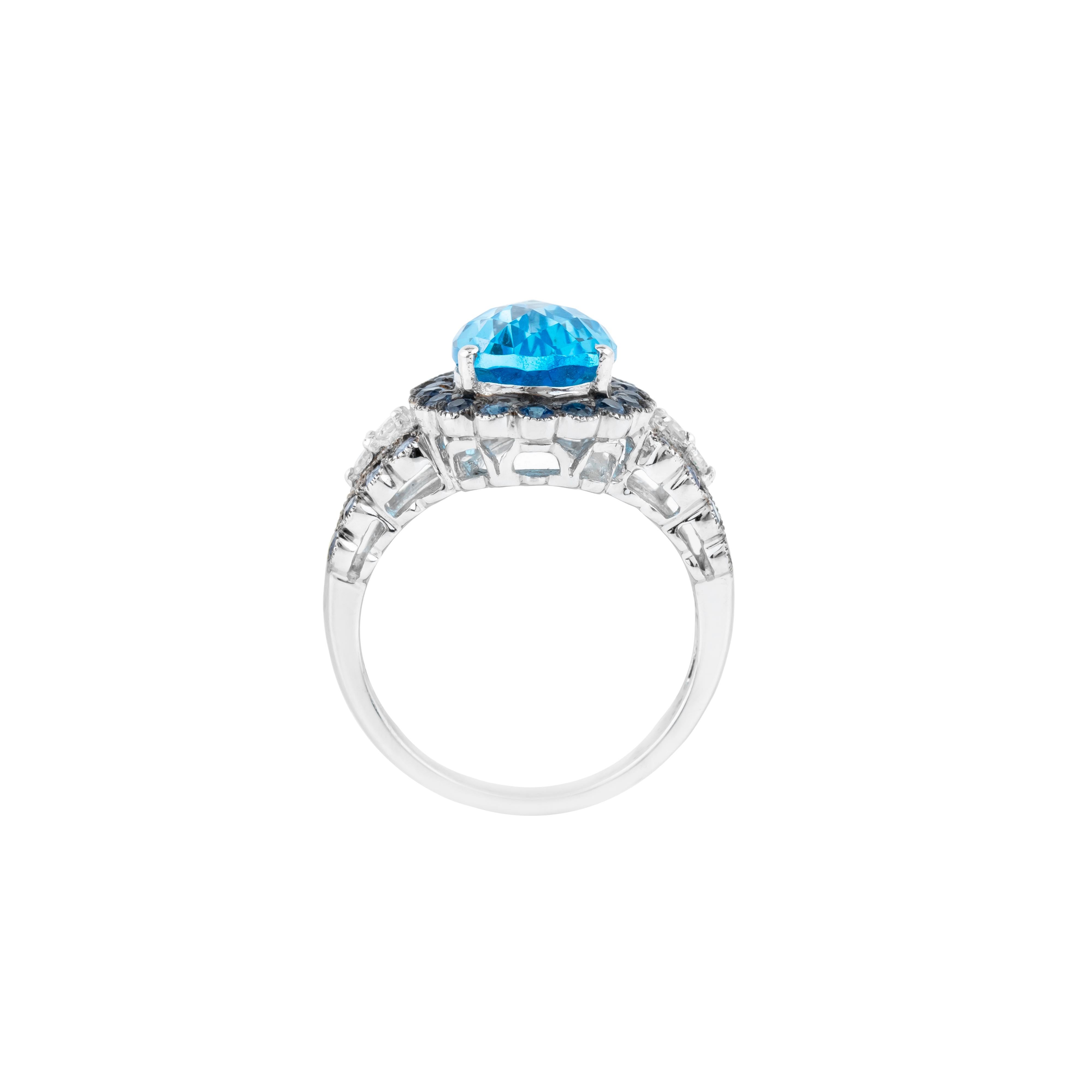 18 Karat Gold 6.21 Carats Color Stone and Diamond Cocktail Ring In New Condition For Sale In Jaipur, IN