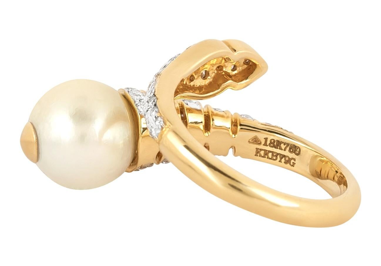18 Karat Gold 6.25 Carat Diamond and Pearl Statement Ring  In New Condition For Sale In Jaipur, IN