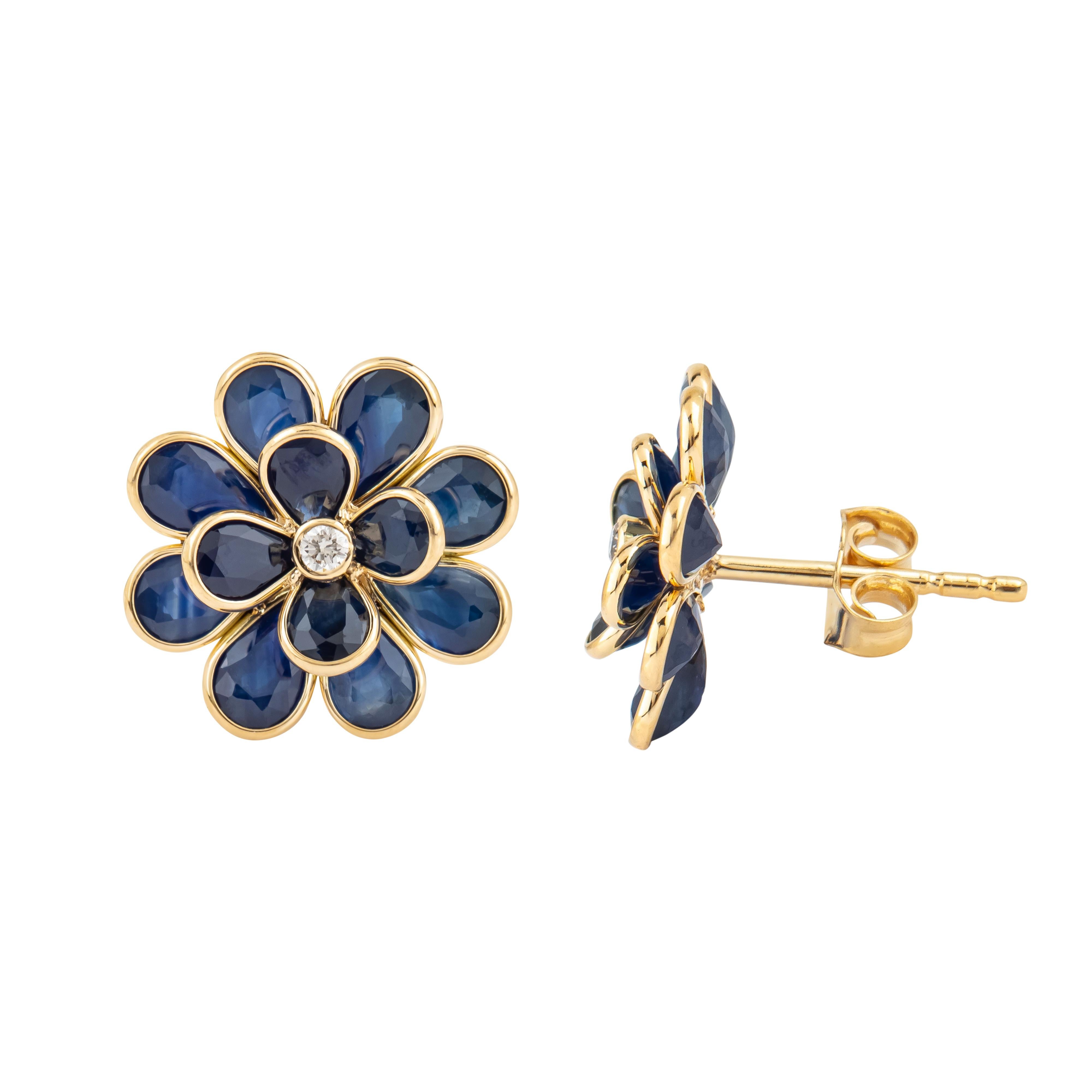 Brilliant Cut 18 Karat Gold 6.76 Carat Diamond and Sapphire Fashion Stud Earrings For Sale