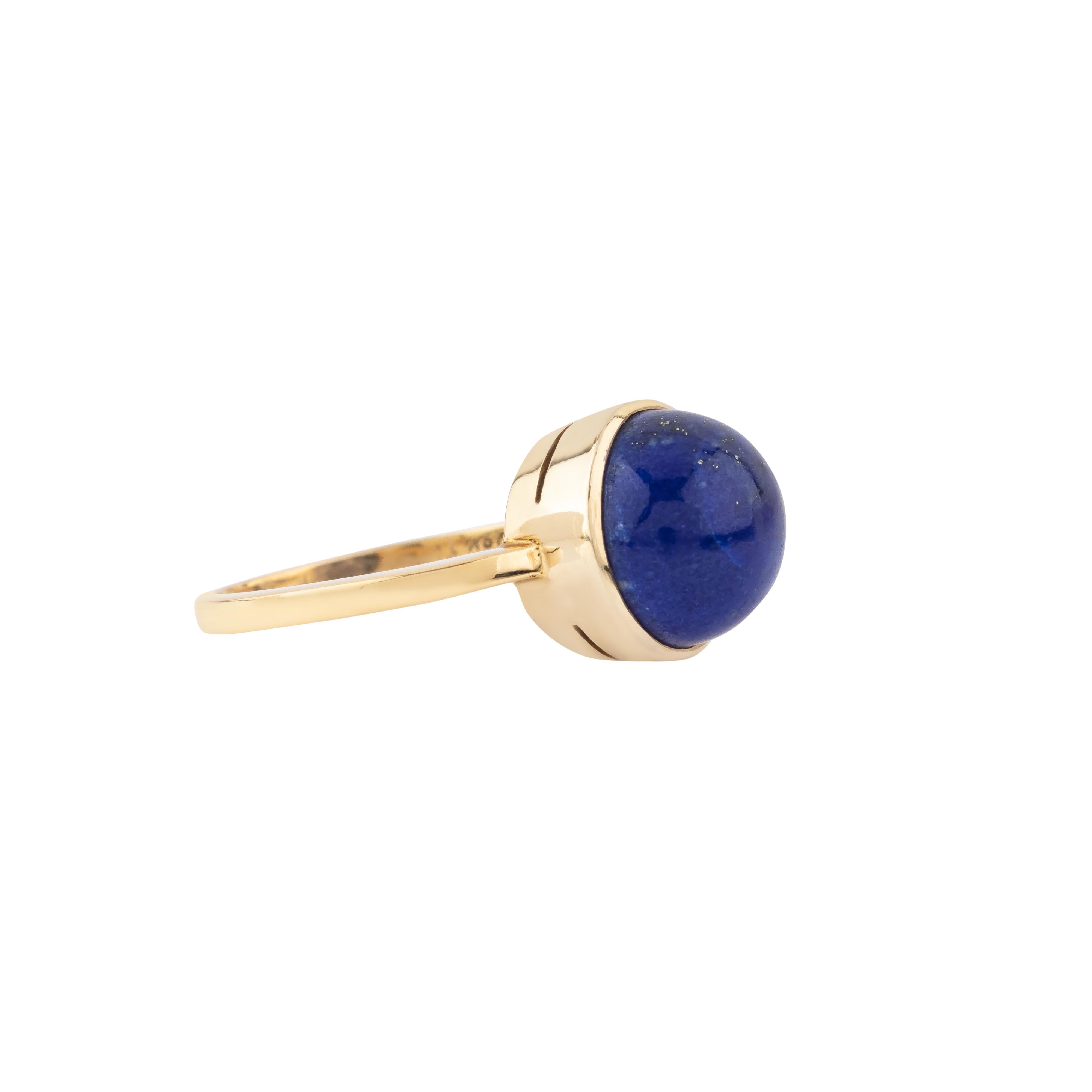 Modern 18 Karat Gold 6.83 Carat Lapis Lazuli Solitaire Ring For Sale