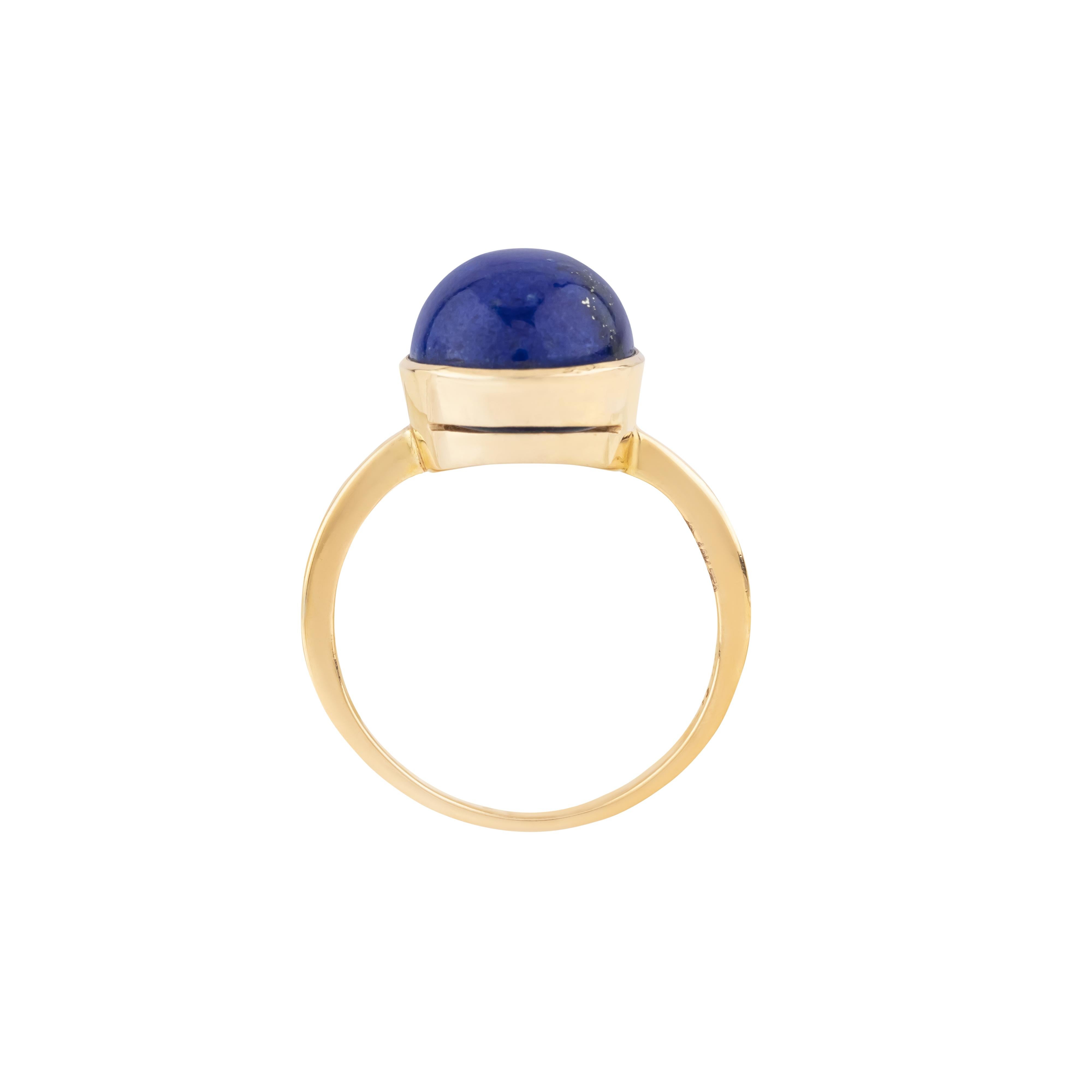 Brilliant Cut 18 Karat Gold 6.83 Carat Lapis Lazuli Solitaire Ring For Sale