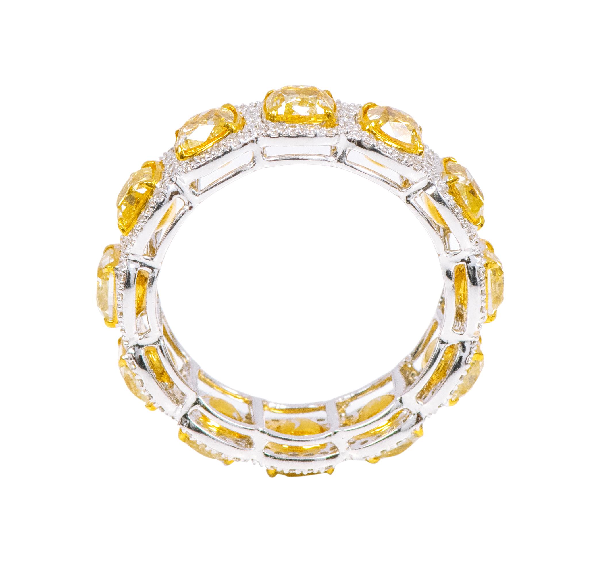 Eternity-Ring aus 18 Karat Gold mit 6,84 Karat gelbem Fancy-Diamant Damen im Angebot