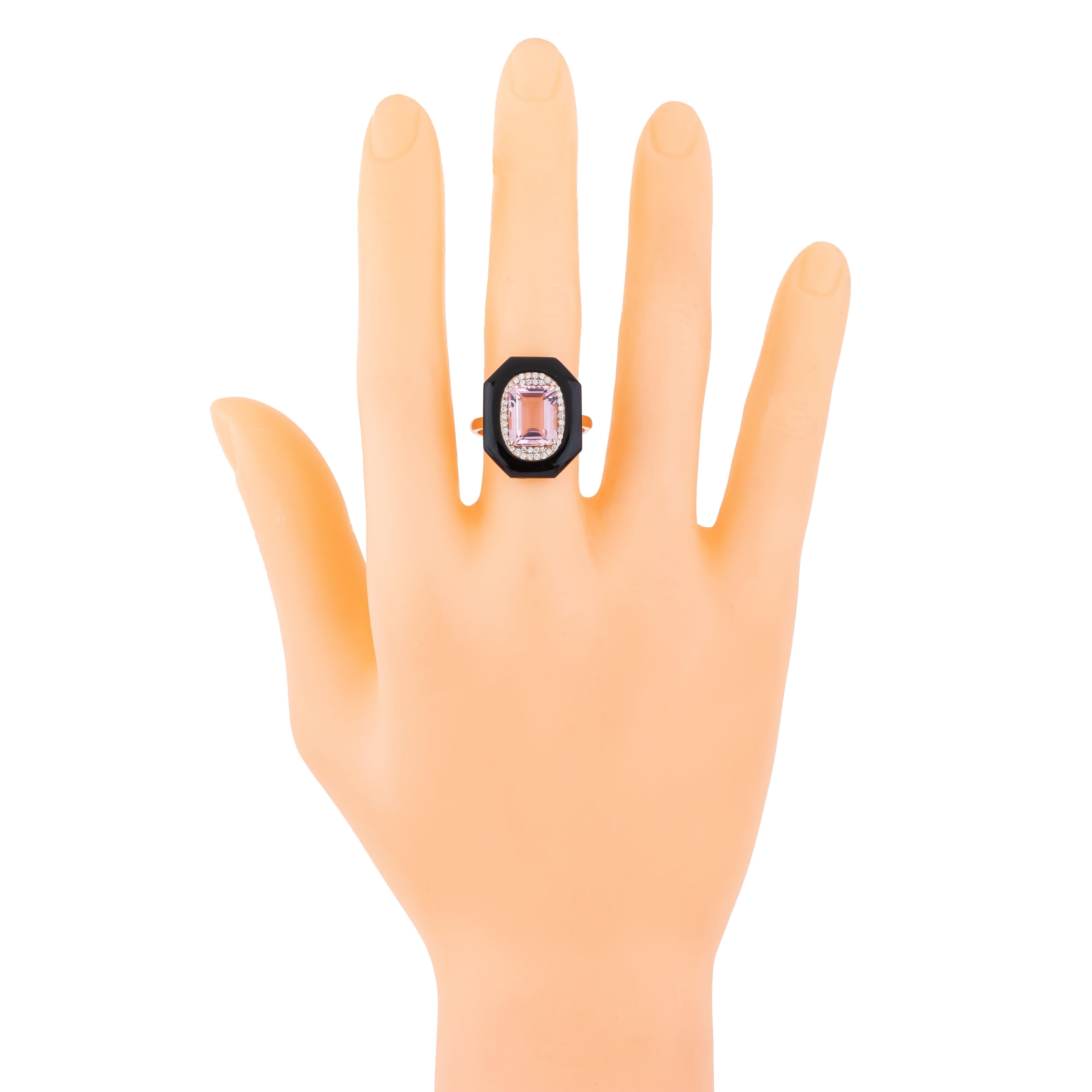 18 Karat Gold 7.03 Carat Diamond, Black Onyx and Morganite Solitaire Ring In New Condition For Sale In Jaipur, IN