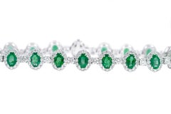18 Karat Gold 7.07 Carat Natural Emerald and Diamond Cluster Modern Bracelet