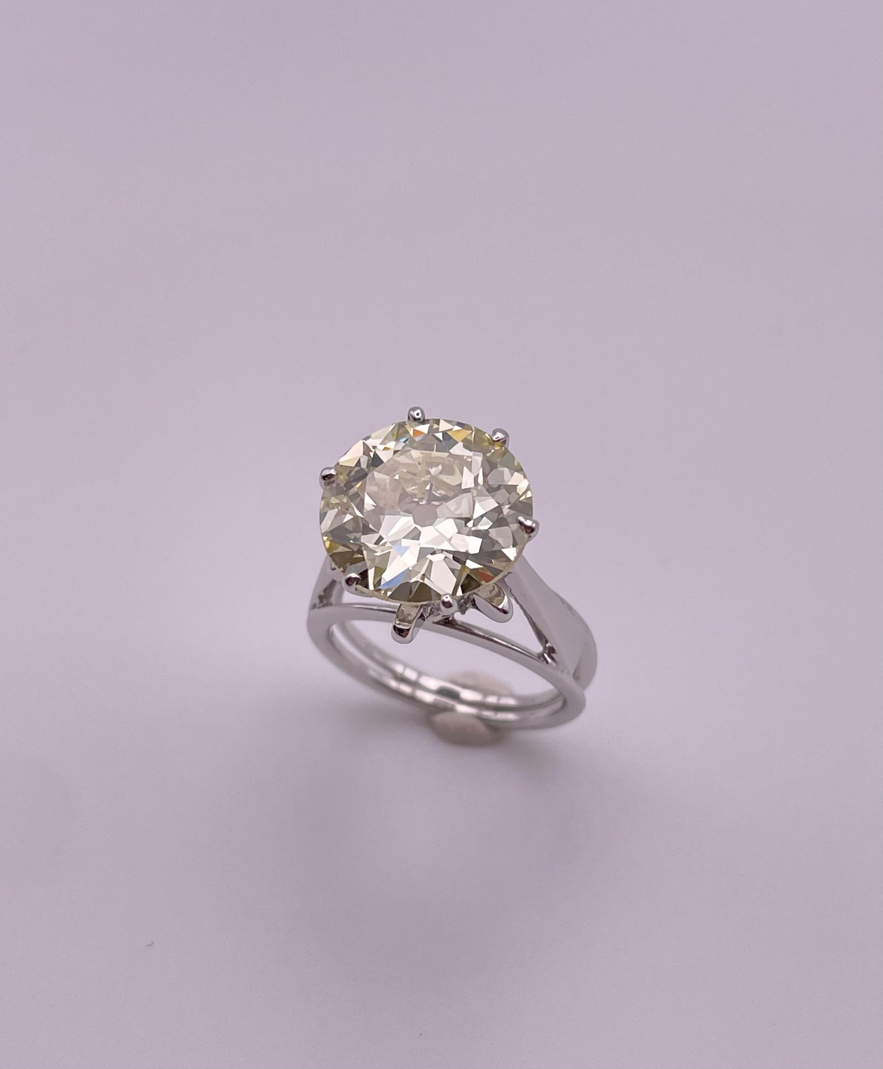 18 Karat Gold 7.15 Carat Solitaire Diamond Old European Cut Ring In Excellent Condition For Sale In Firenze, FI