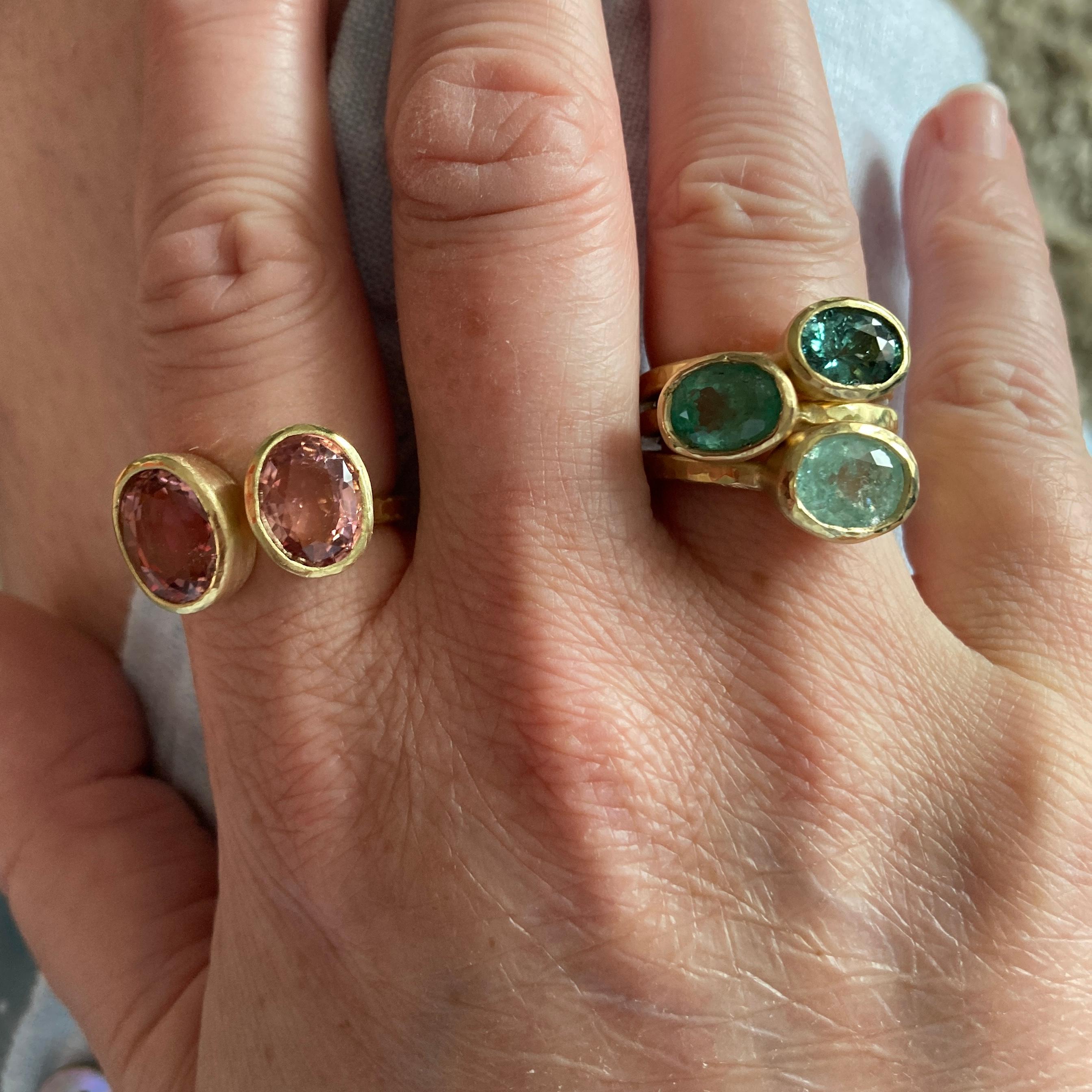 Contemporary 18 Karat Gold 7.15ct Double Oval Peach Pink Tourmaline Ring For Sale