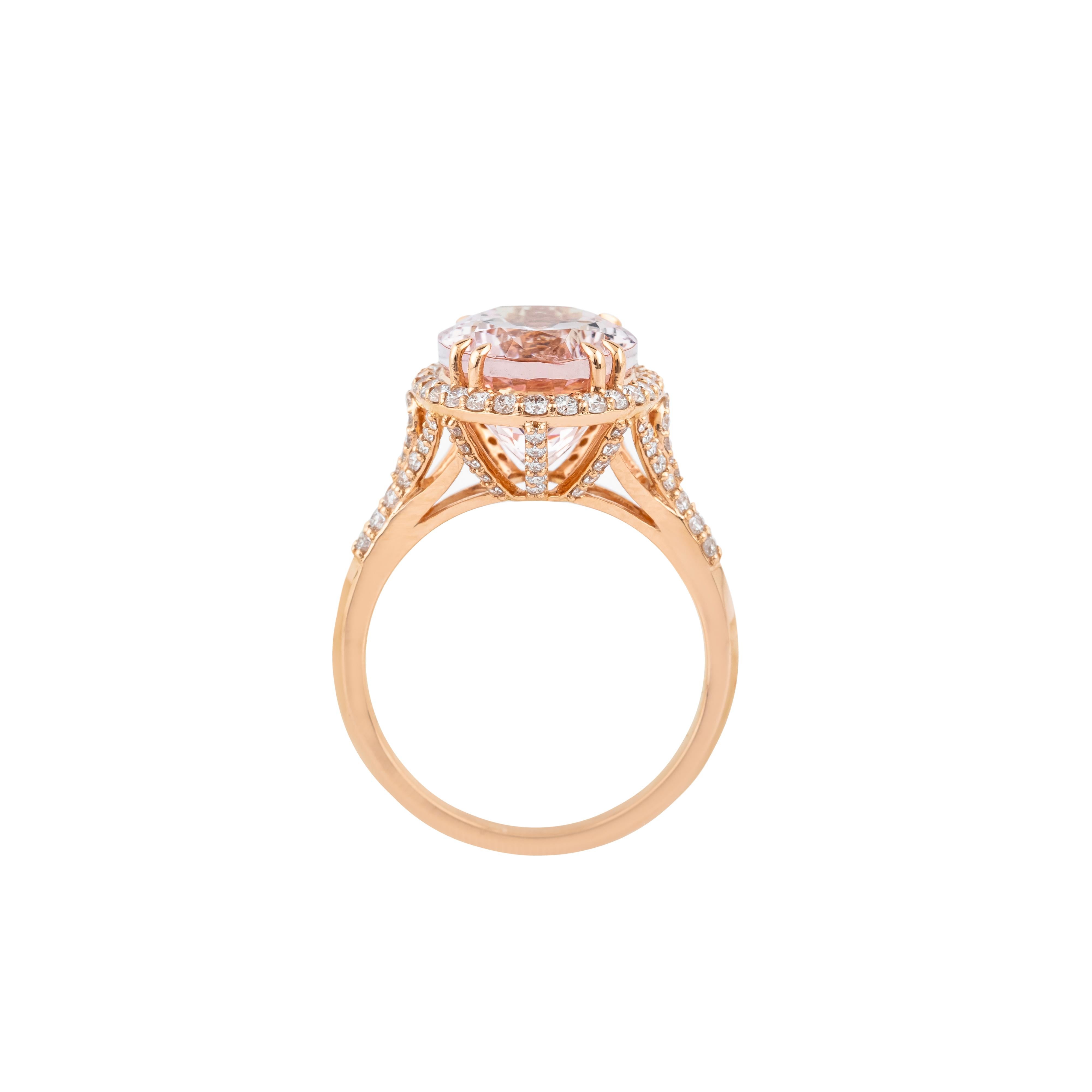 Women's 18 Karat Gold 7.26 Carat Diamond and Morganite Cocktail Ring For Sale
