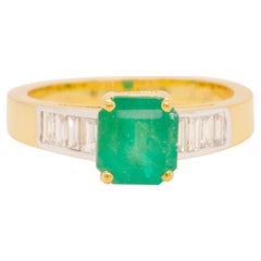 18 Karat Gold Quadratischer Kolumbianischer Smaragd Diamantener Contemporary Ring