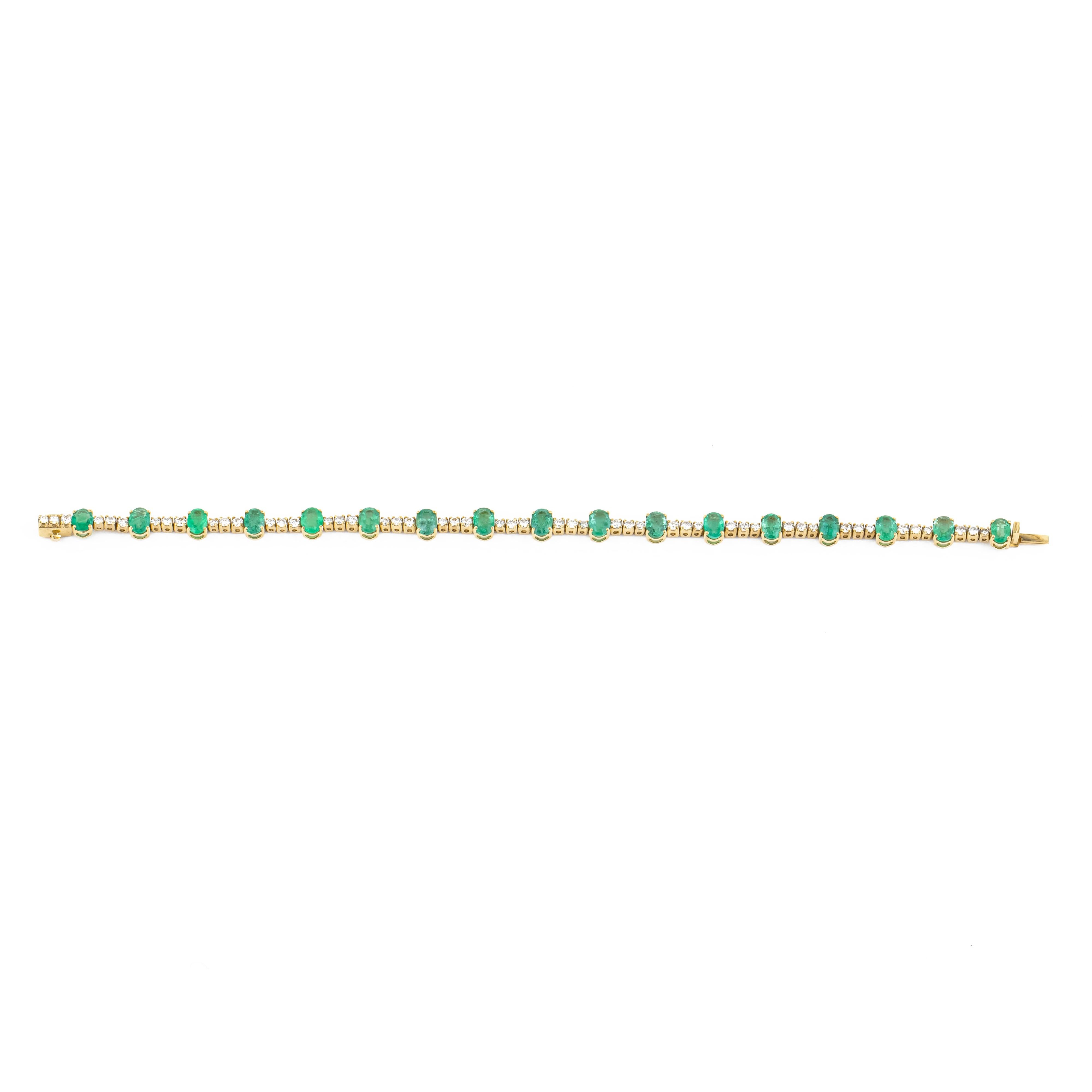 Taglio brillante Bracciale tennis in oro 18 carati con smeraldo e diamanti da 8,7 carati in vendita