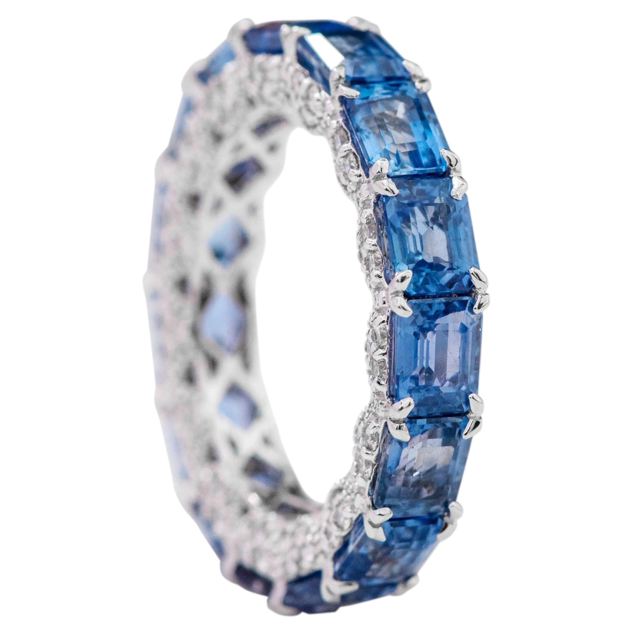 Anillo de oro blanco de 18 quilates con zafiro azul de Prusia y diamantes, de 8,81 quilates