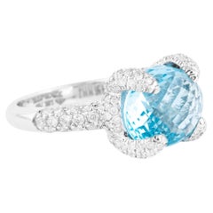 18 Karat Gold 9,26 Karat Blauer Topas und Diamant Solitär-Ring