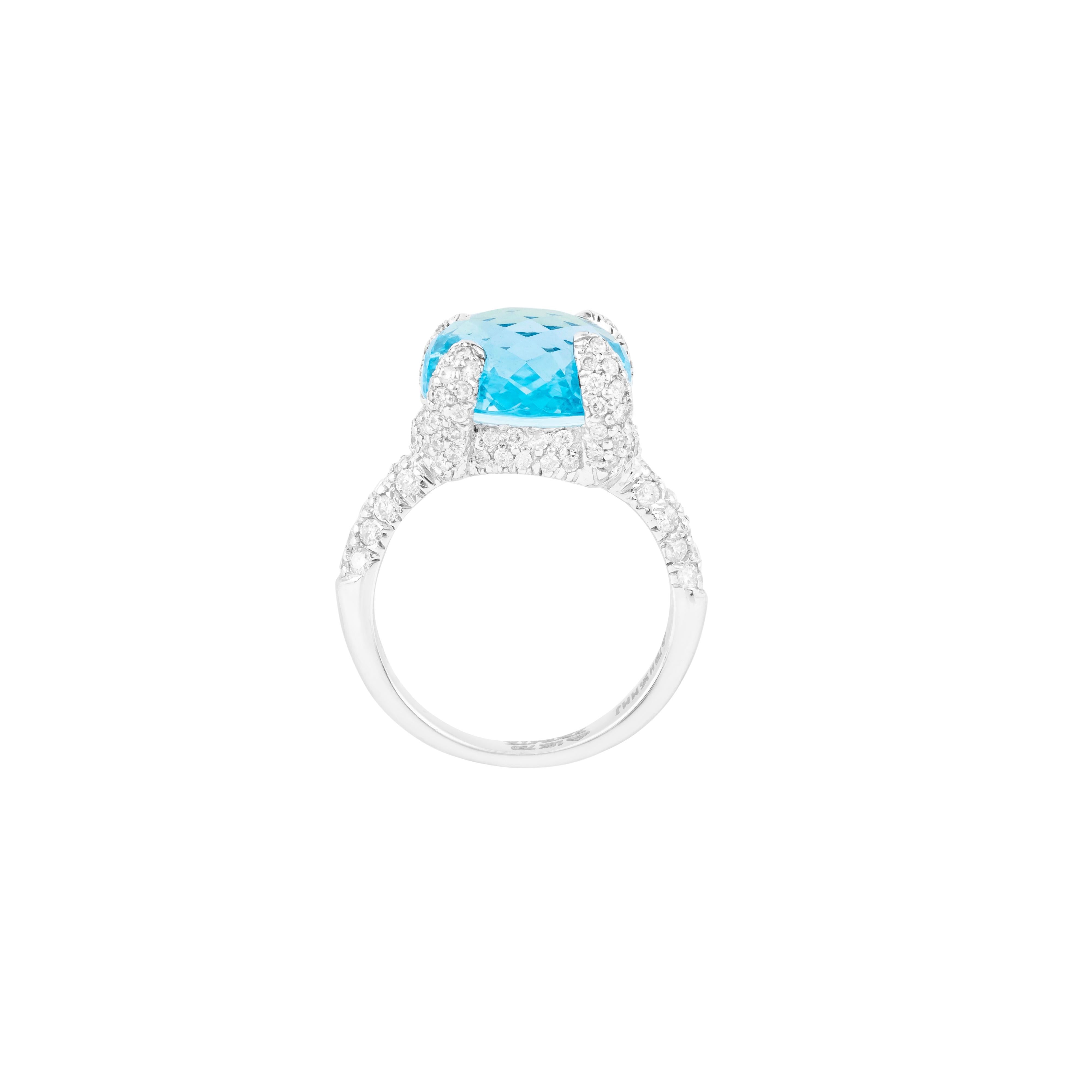 18 Karat Gold 9.26 Carats Blue Topaz and Diamond Solitaire Ring In New Condition For Sale In Jaipur, IN