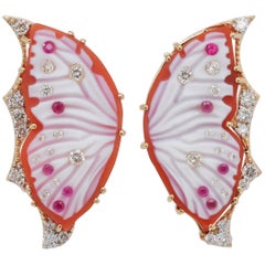 18 Karat Gold Agate Butterfly Carving Diamond Contemporary Stud Ear-Clips