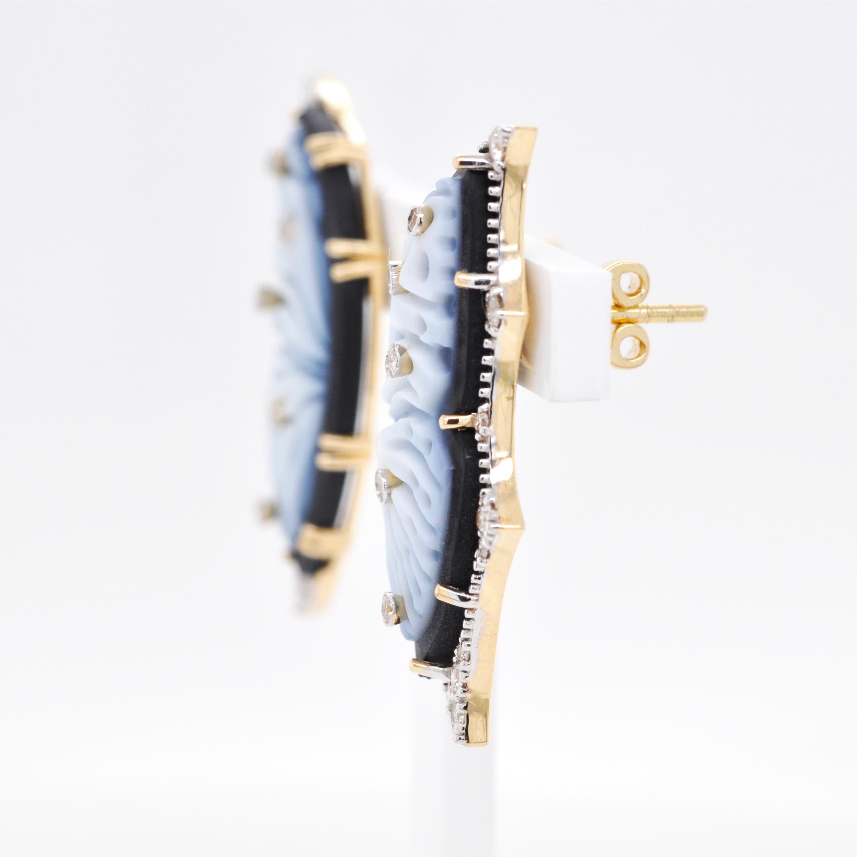 18 Karat Gold Agate Butterfly Carving Diamond Contemporary Stud Earrings For Sale 5