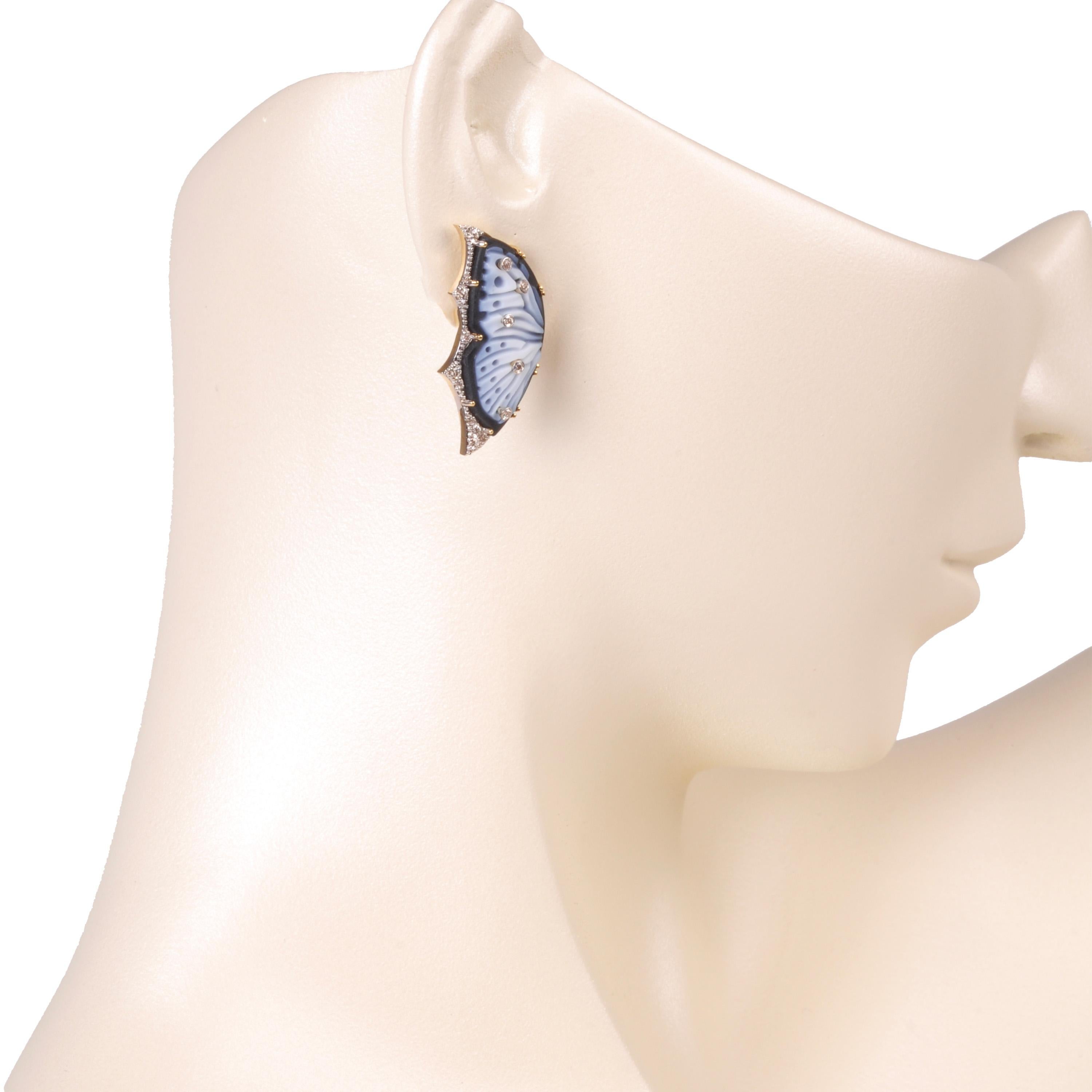 18 Karat Gold Agate Butterfly Carving Diamond Contemporary Stud Earrings For Sale 1