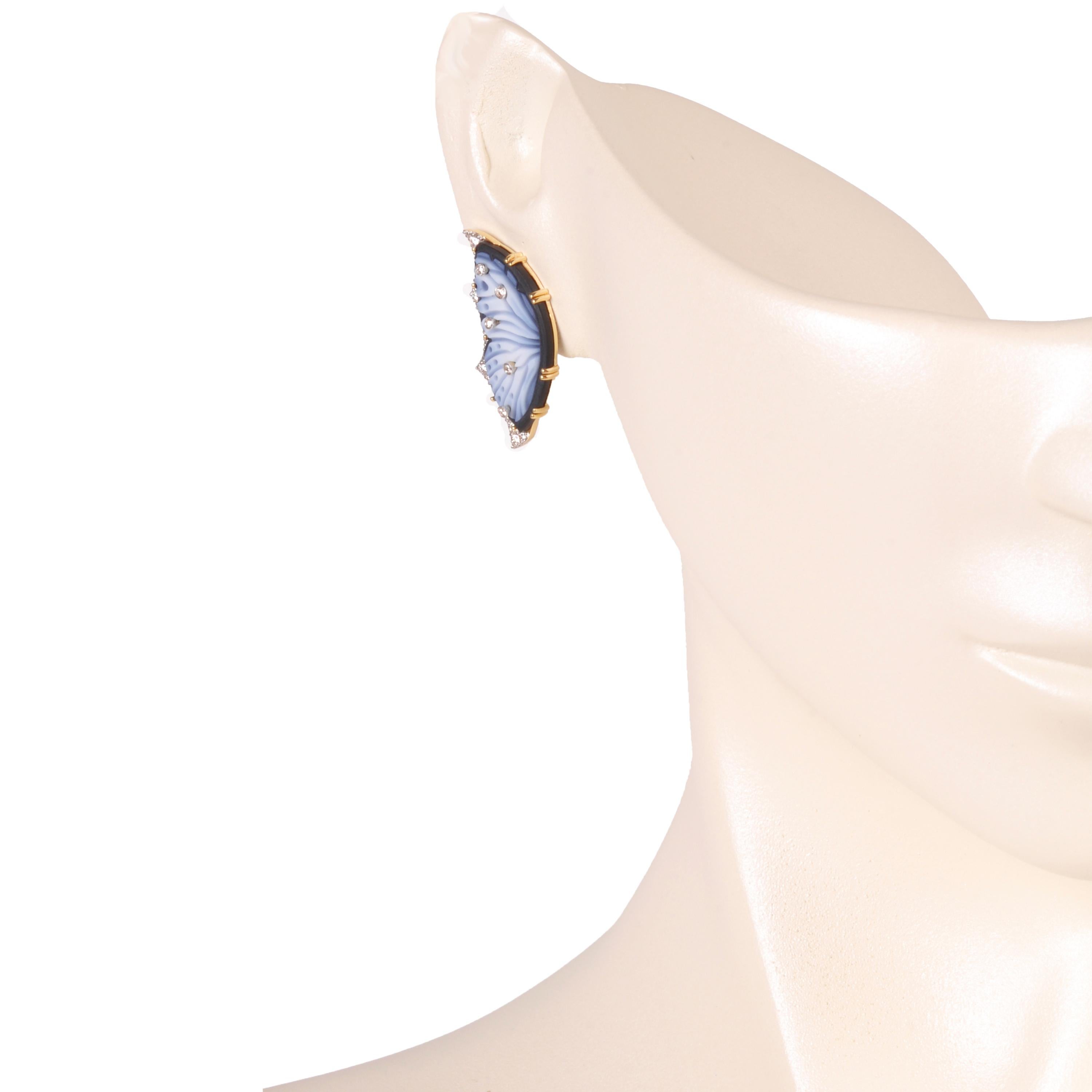 18 Karat Gold Agate Butterfly Carving Diamond Contemporary Stud Earrings For Sale 2