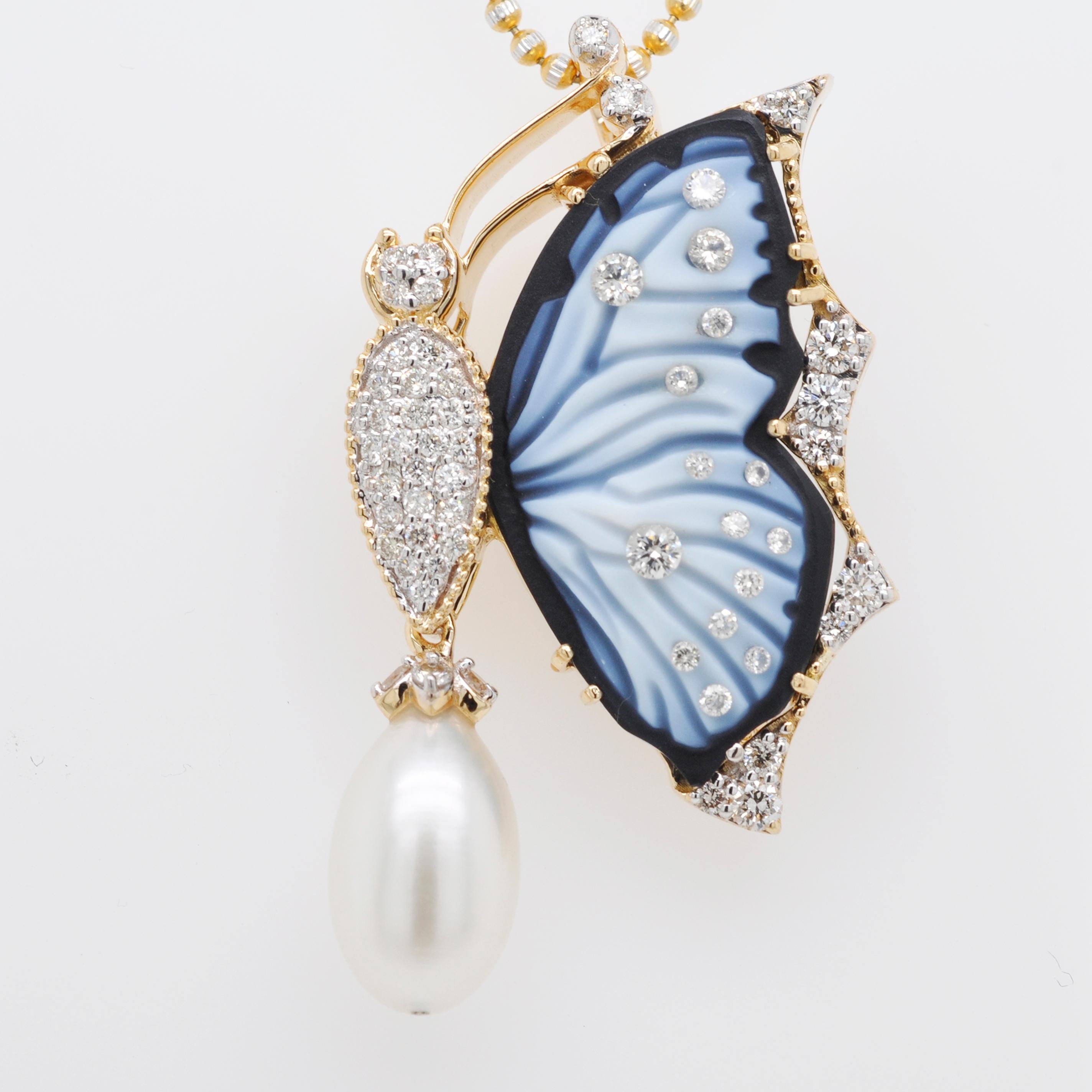 18 Karat Gold Agate Butterfly Carving Diamond Pearl Contemporary Pendant Brooch For Sale 2