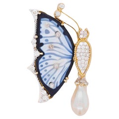 18 Karat Gold Agate Butterfly Carving Diamond Pearl Contemporary Pendant Brooch