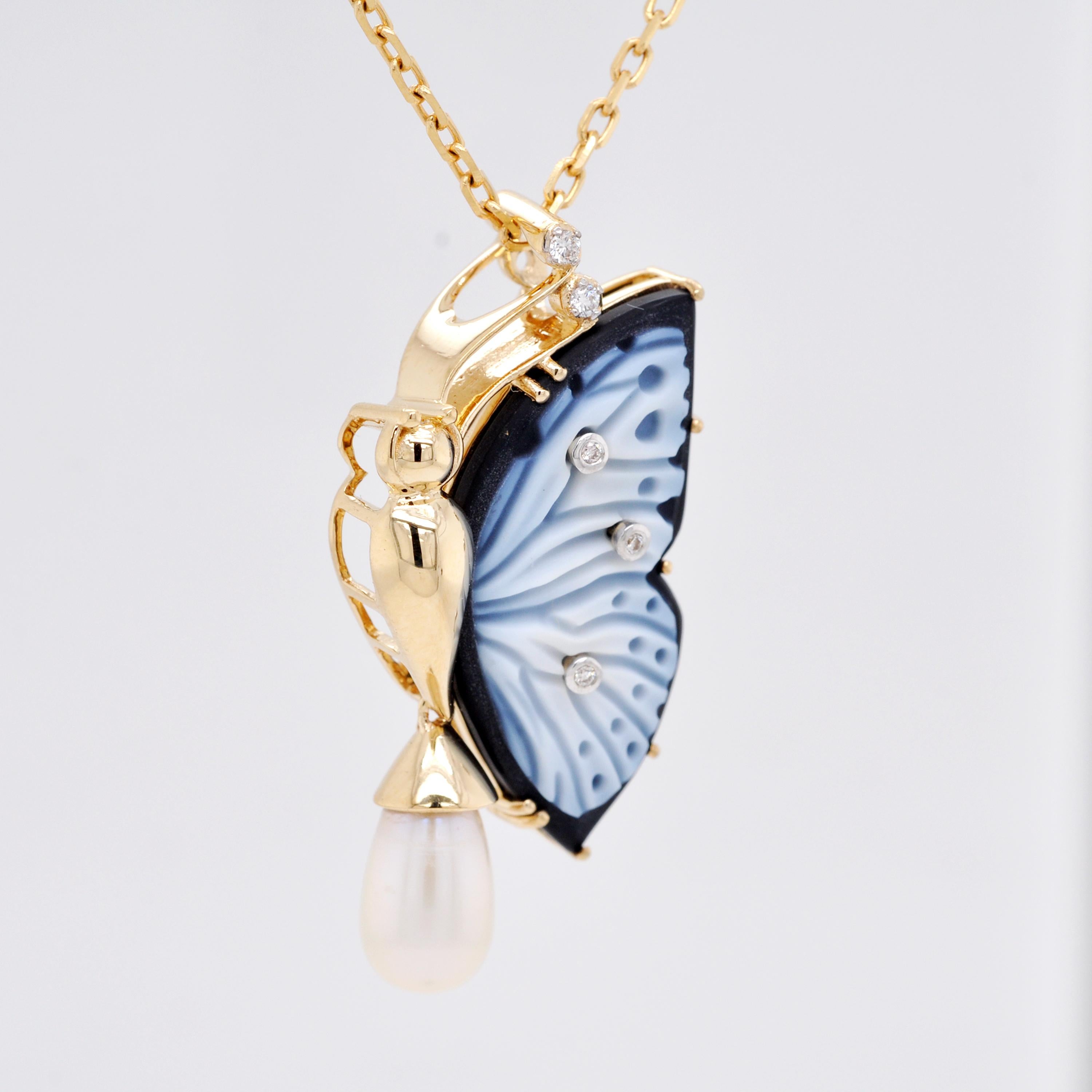 Mixed Cut 18 Karat Gold Agate Butterfly Carving Diamond Pearl Designer Pendant Brooch For Sale