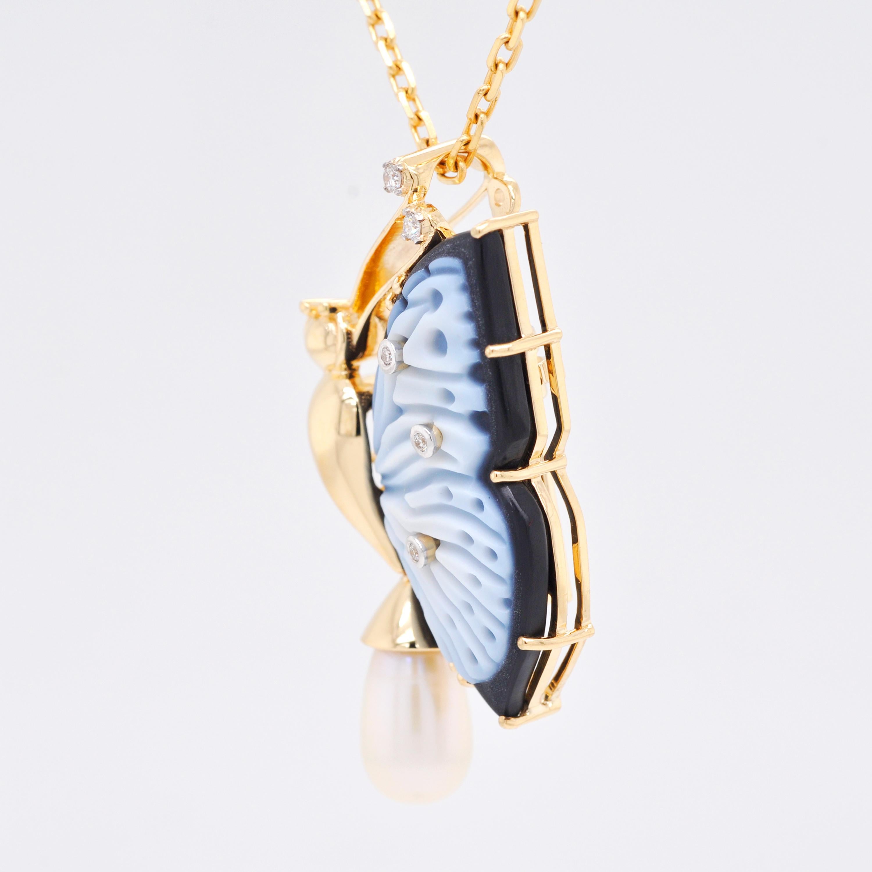 Women's 18 Karat Gold Agate Butterfly Carving Diamond Pearl Designer Pendant Brooch For Sale