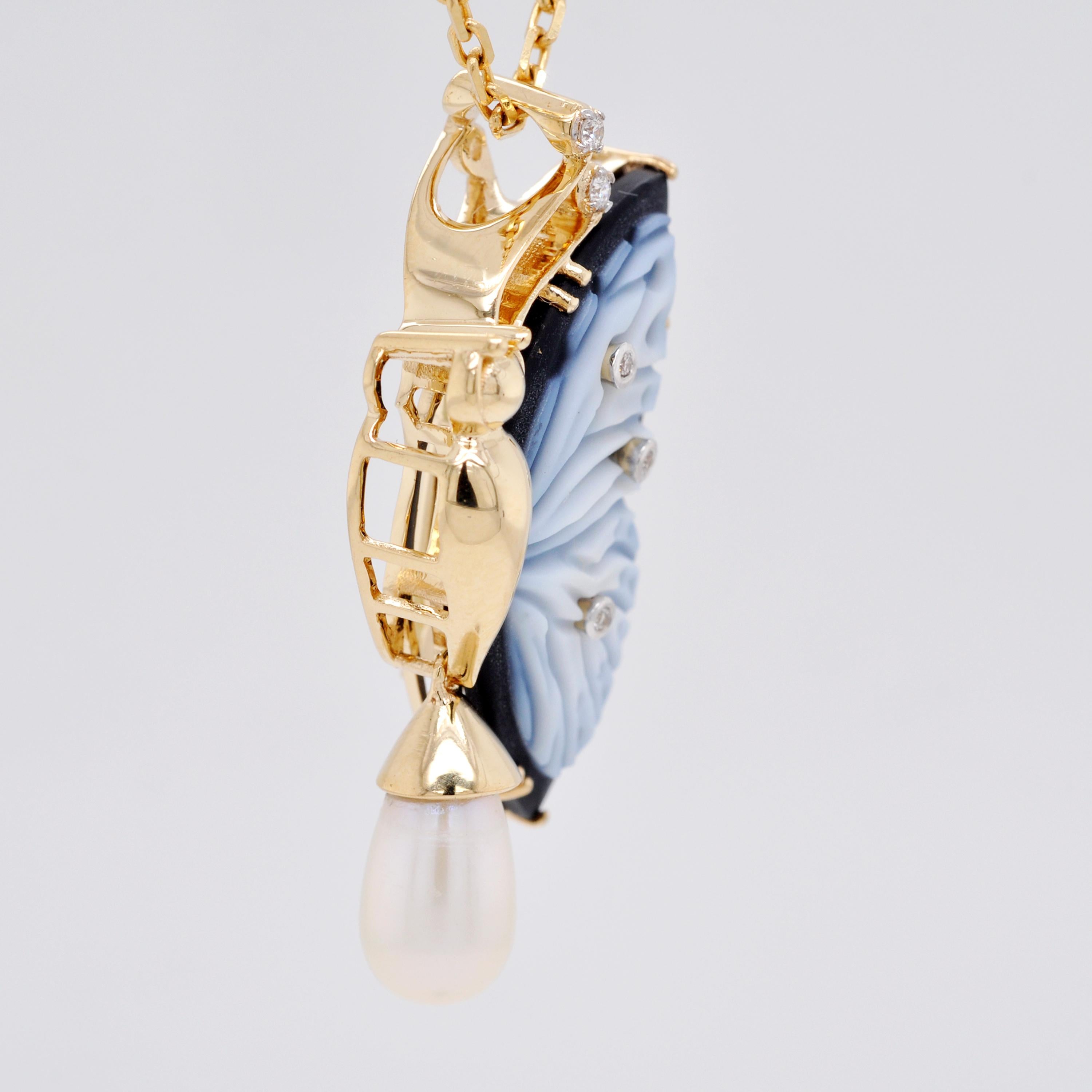 Broche Colgante Ágata Oro 18 Kilates Tallado Mariposa Diamante Perla de Diseño en venta 2