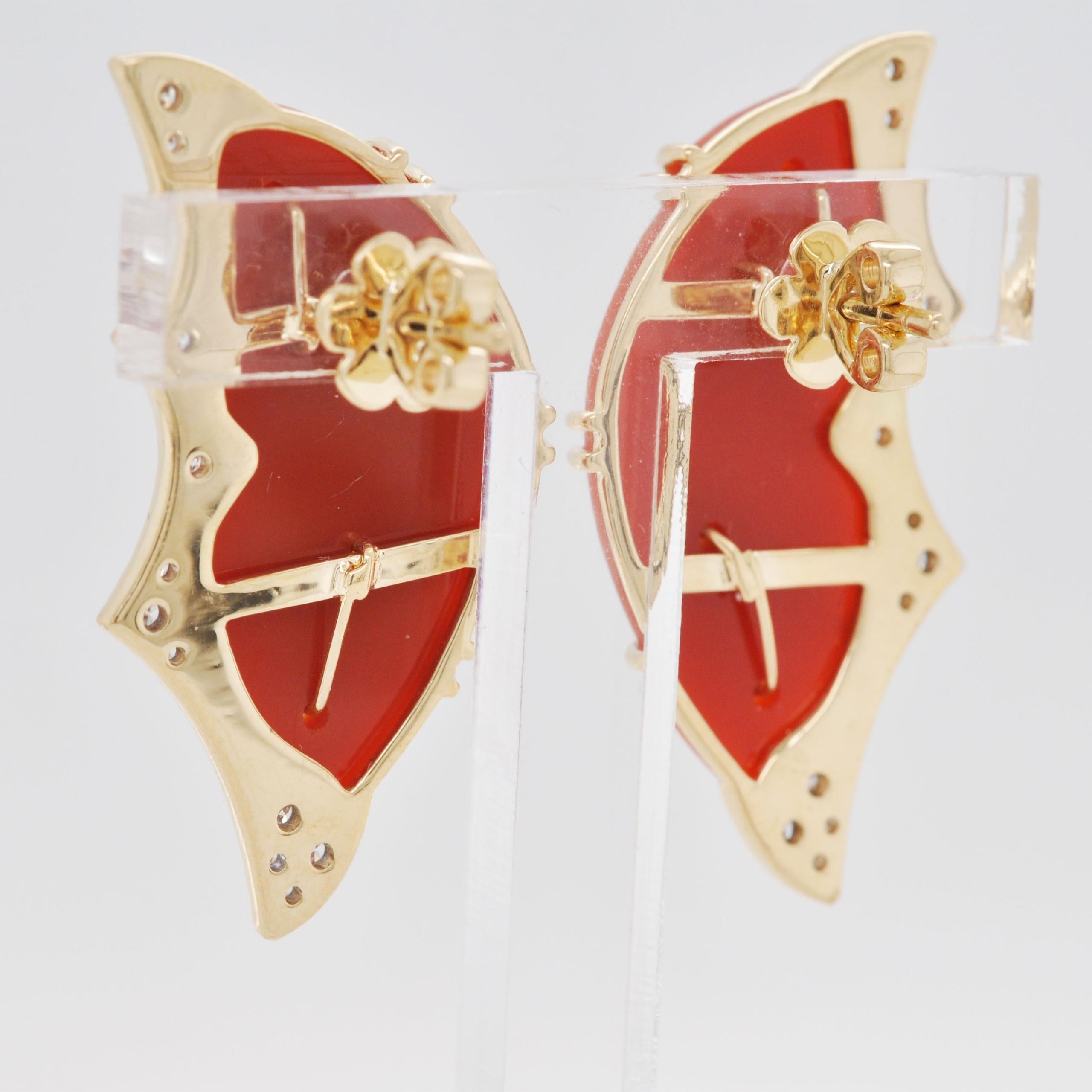 18K Gold Hand-Carved Red Agate Butterfly Ruby Diamond Contemporary Stud Earrings In New Condition For Sale In Jaipur, Rajasthan
