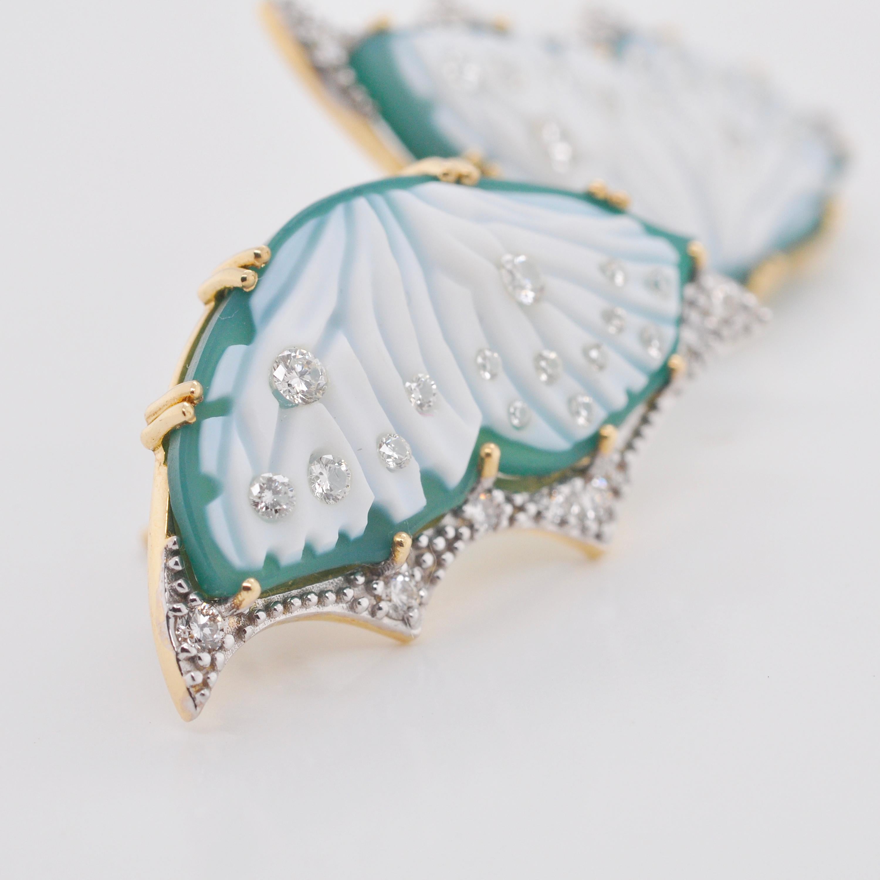 18 Karat Gold Agate Green Butterfly Carving Diamond Contemporary Stud Earrings In New Condition In Jaipur, Rajasthan