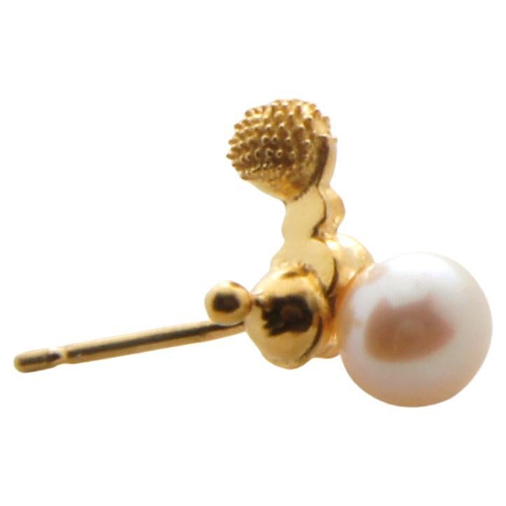 Akoya-Perlen-Ohrring aus 18 Karat Gold, „ Touching the invisible“-Muster (Kunsthandwerker*in) im Angebot