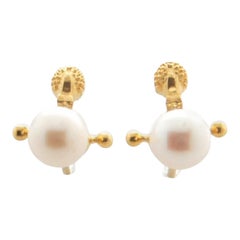 18-Karat Gold Akoya Pearl, "Touching the invisible" Single Pattern Earring