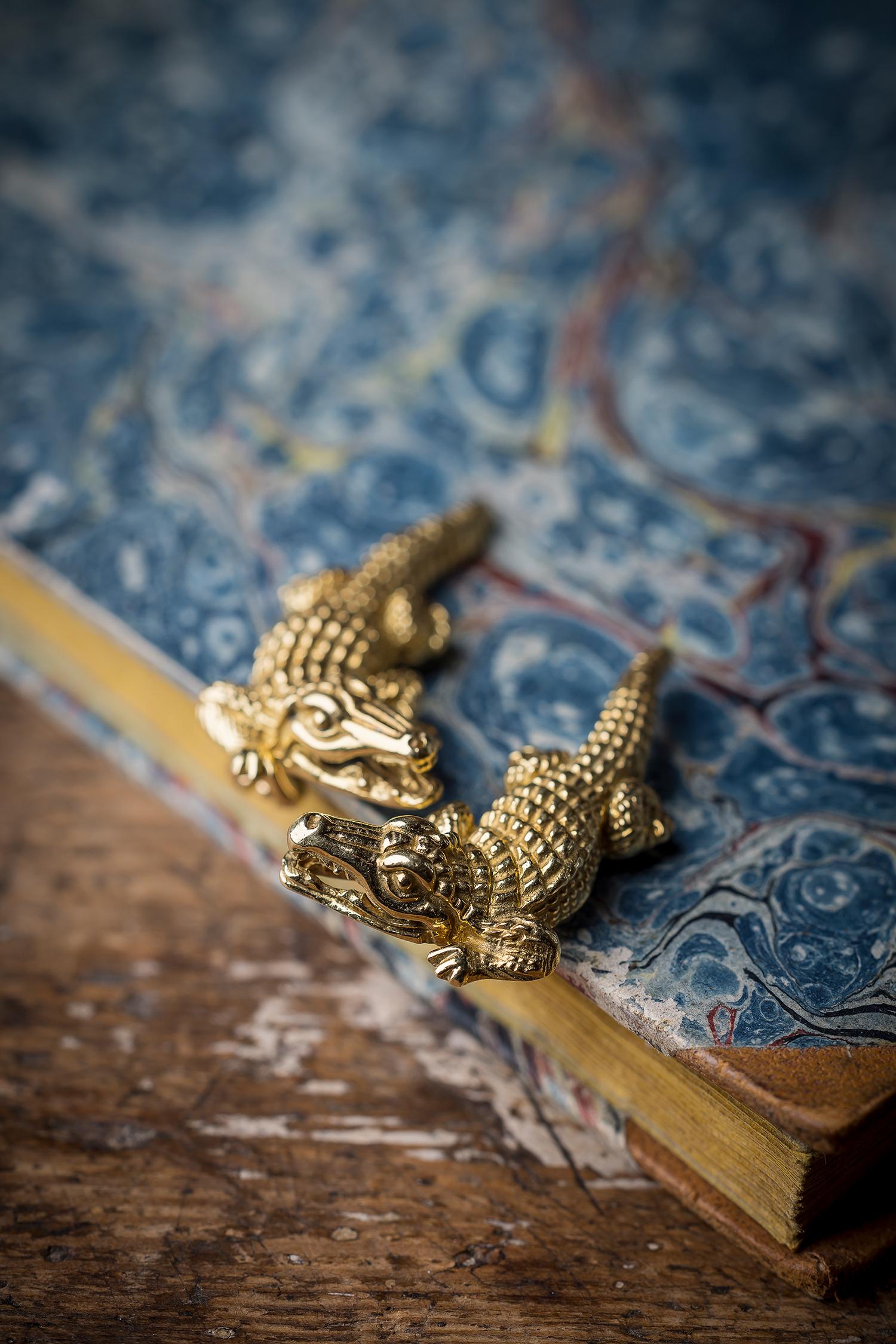 18 karat gold earrings
