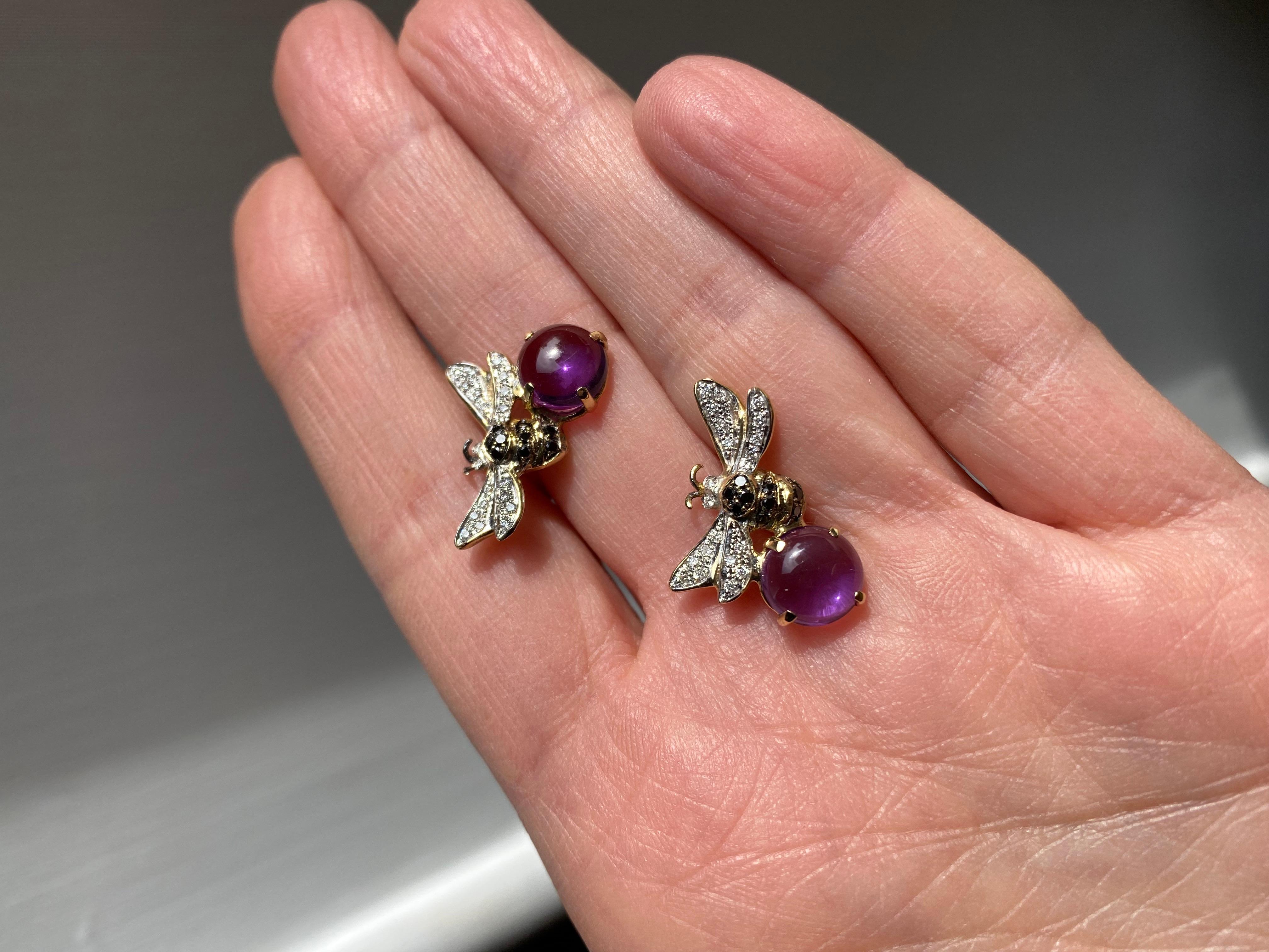 Women's or Men's 18 Karat Gold Amethyst 0.16 Karat White & 0.18 Black Diamond Bees Stud Earrings For Sale