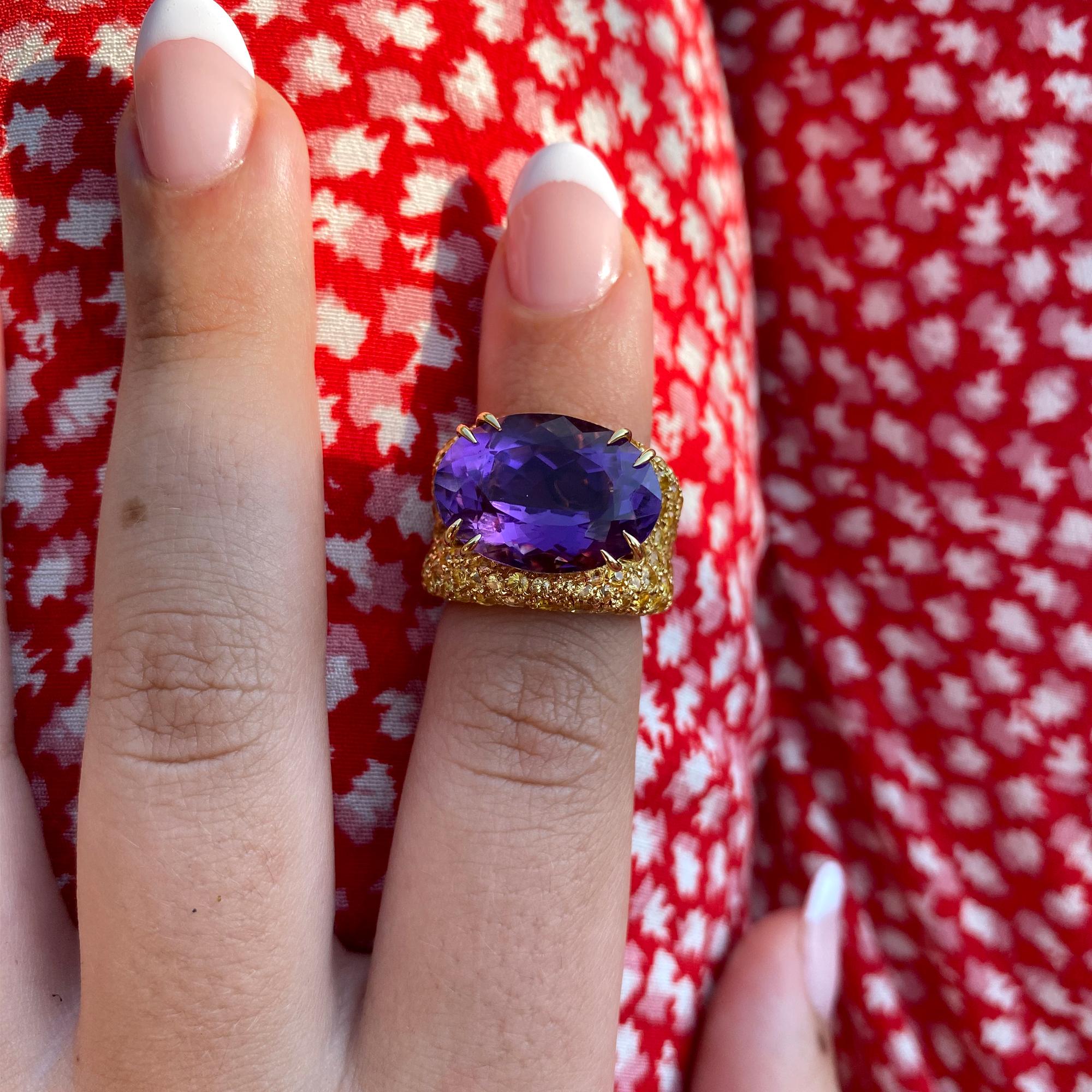 Oval Cut 18 Karat Gold Amethyst and Yellow Sapphires Cocktail Ring