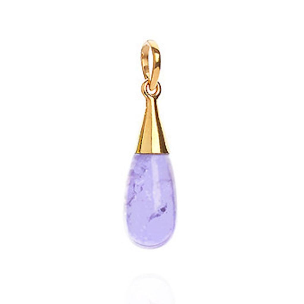 Amethyst  18-karat gold crown chakra droplet pendant necklace, an easy-to-wear everyday simple pendant from Elizabeth Raine's Chakra Gemstone Collection, modelled by Dua Lipa. 

+ Amethyst is the healing stone for the Crown Chakra associated with