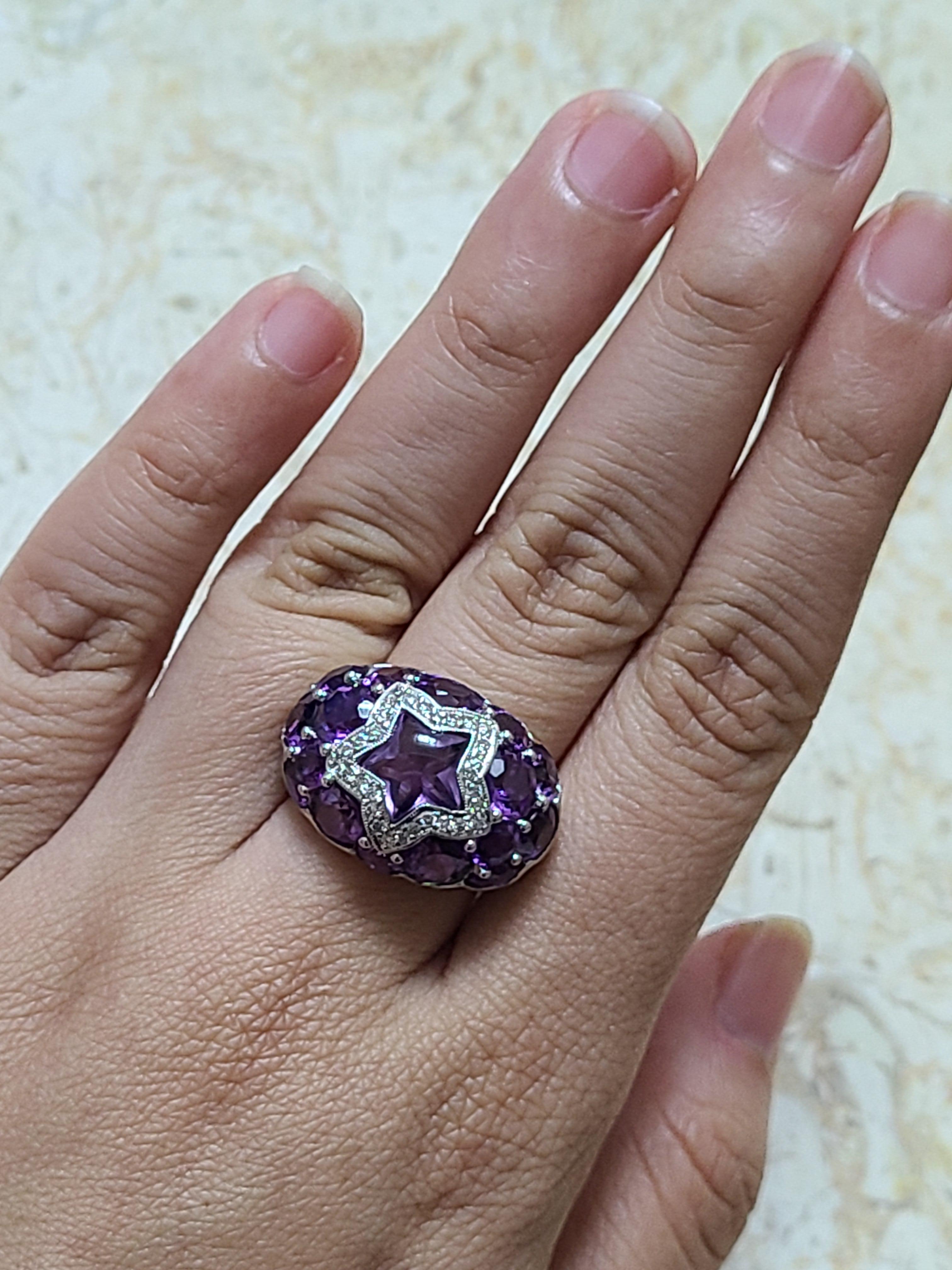 18 Karat Gold Amethyst Ring with Diamonds In New Condition For Sale In Hong Kong, HK