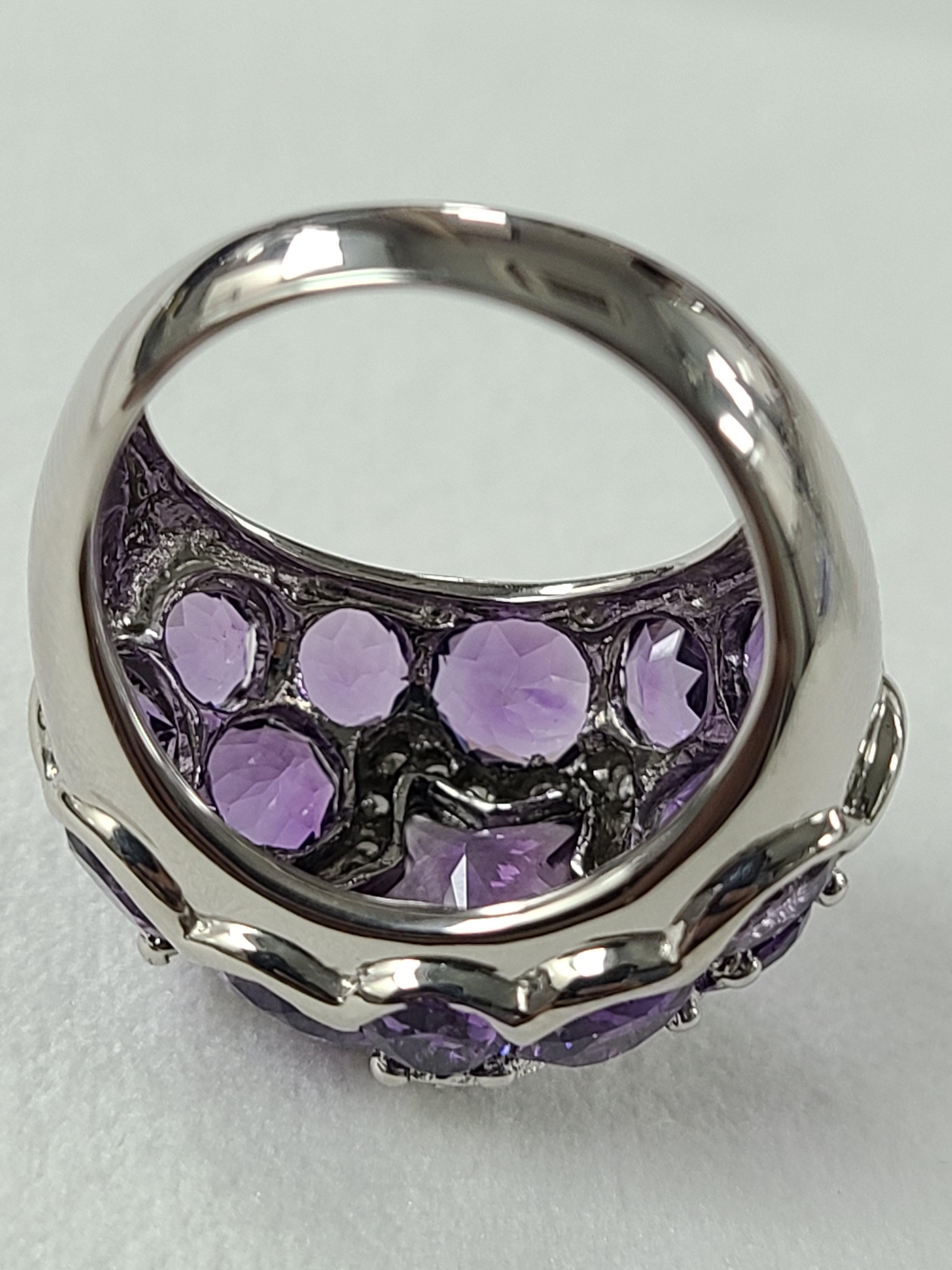 18 Karat Gold Amethyst Ring with Diamonds For Sale 4