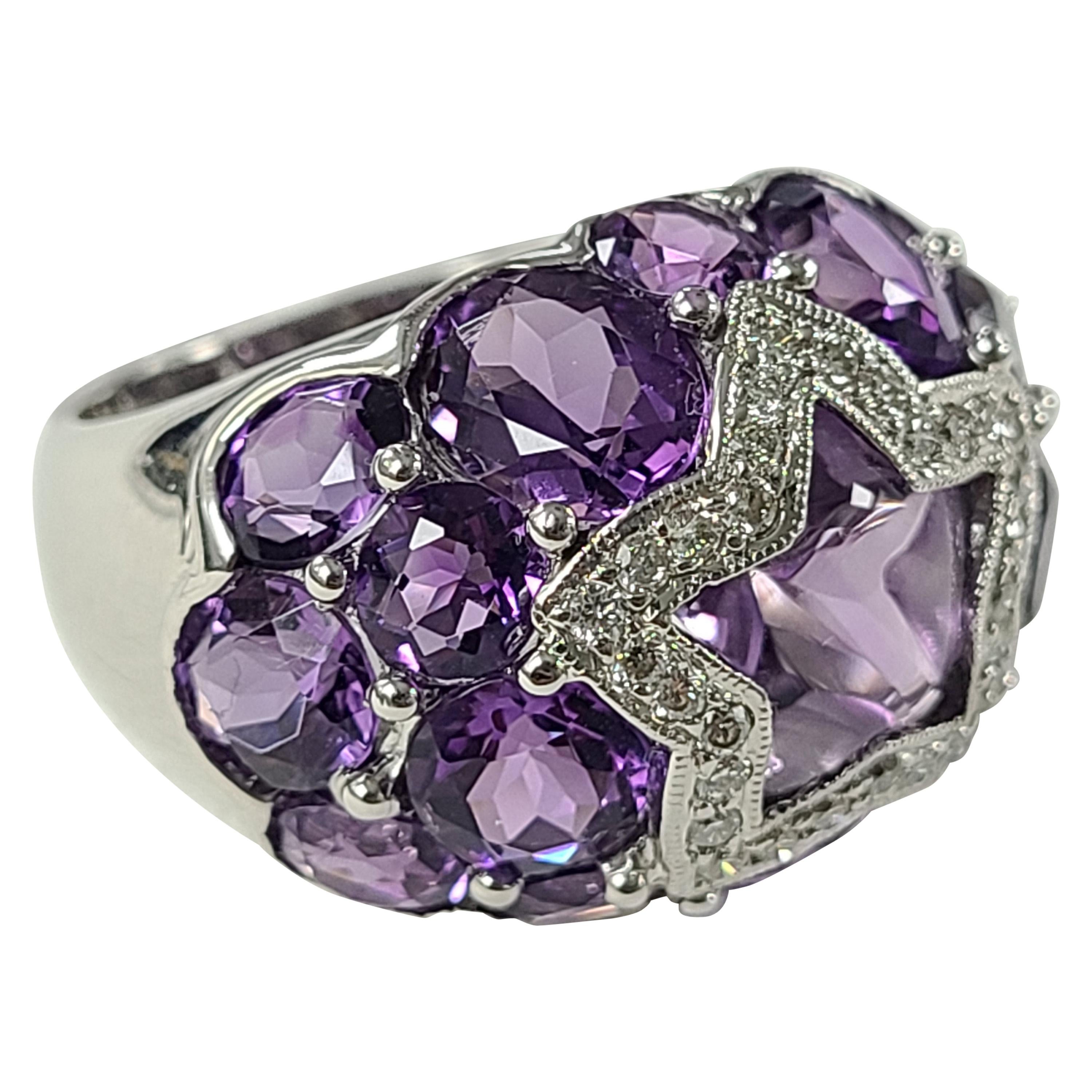18 Karat Gold Amethyst Ring with Diamonds For Sale