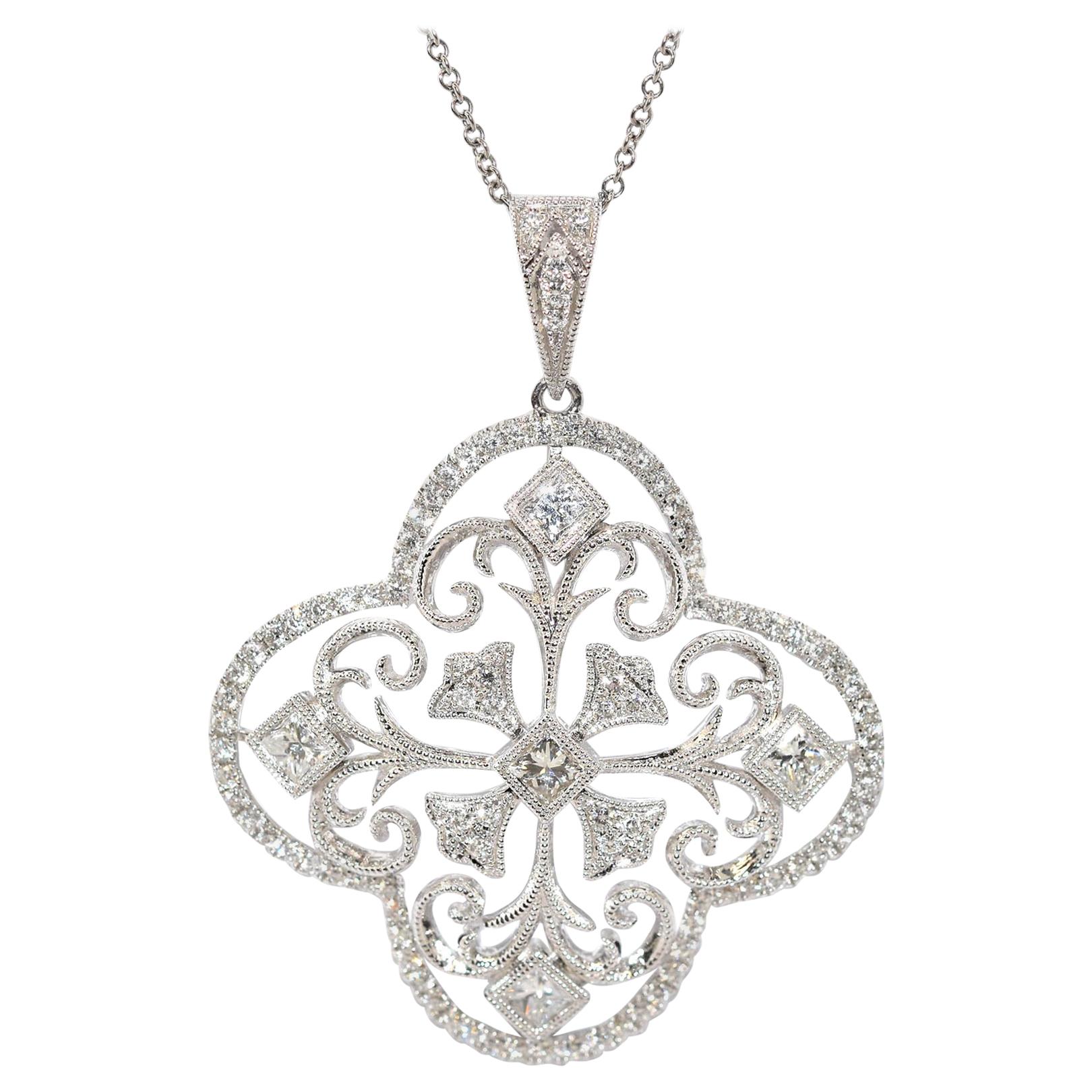 Collier à chaîne 14 carats avec pendentif fleur en or 18 carats et diamants de 1,20 carat