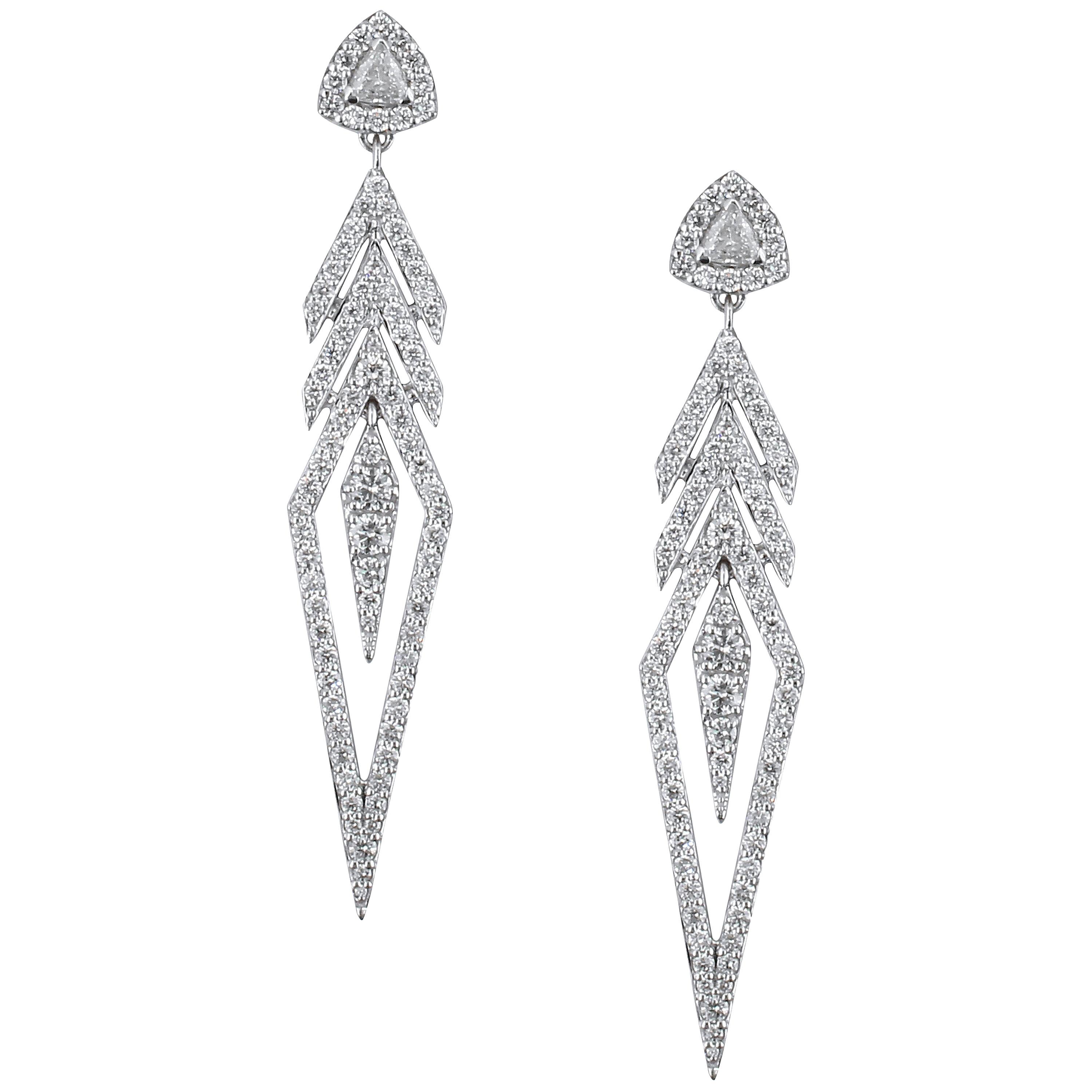18 Karat Gold and 2.92 Carat Colorless Diamond Arrow Earrings by Alessa Jewelry For Sale