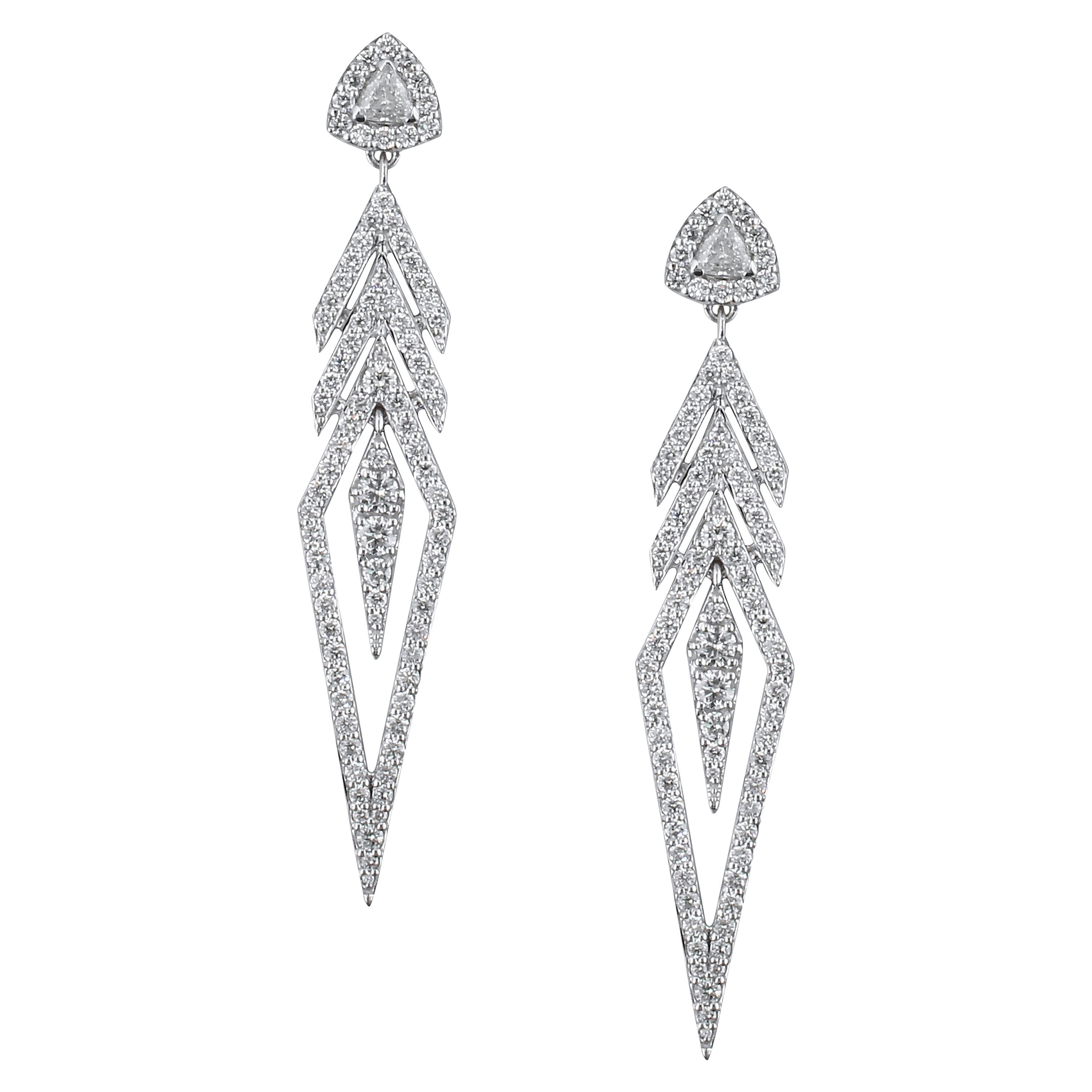18 Karat Gold and 2.92 Carat Colorless Diamond Arrow Earrings by Alessa Jewelry For Sale