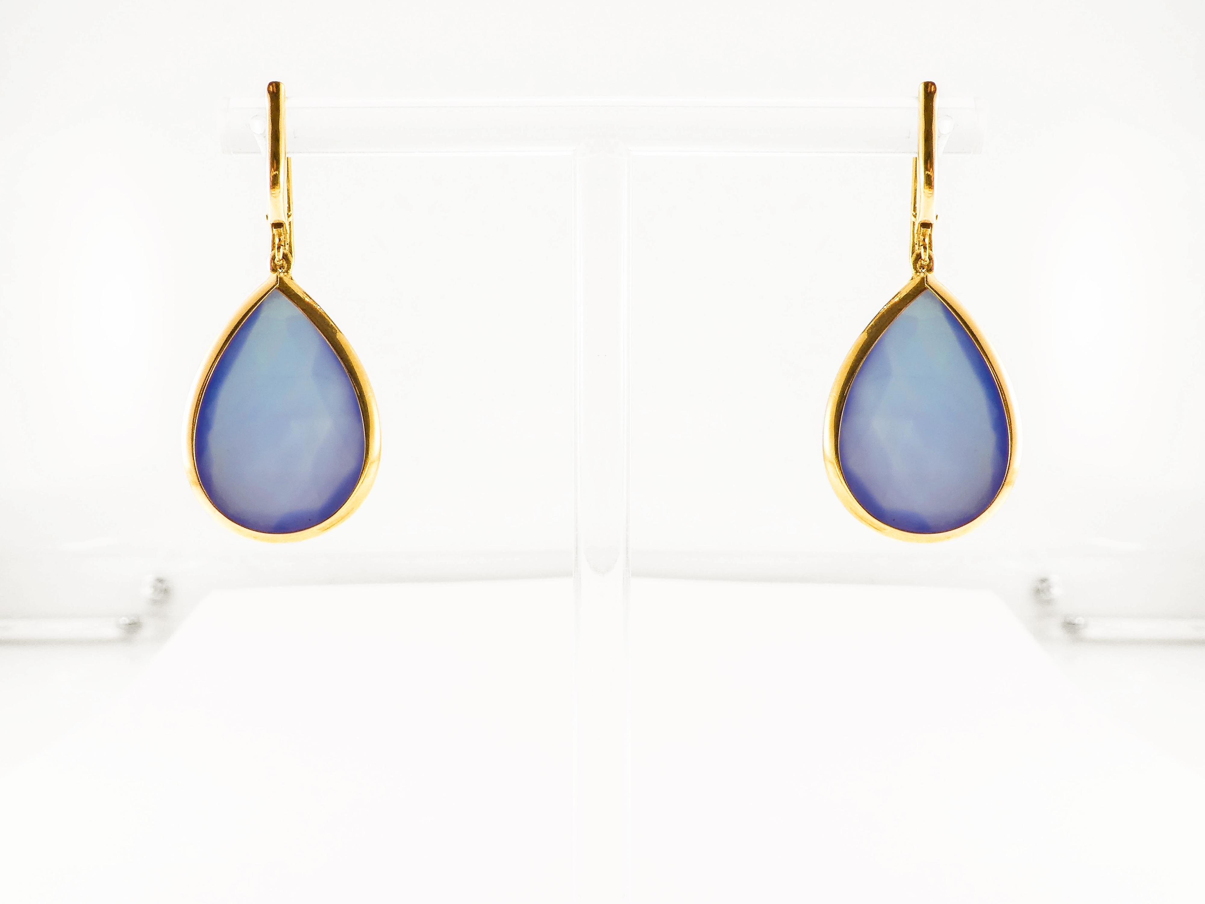 Drop earrings embellished with two faceted cut blue quartz drop.
Elegant and extremely wearable with a comfortable clip on  clasp.
The faceted stone gives to these earrings a very bright touch.
Measures: cm 4.00x 1.70
Total weight gr 9.10 ( gr 4.50
