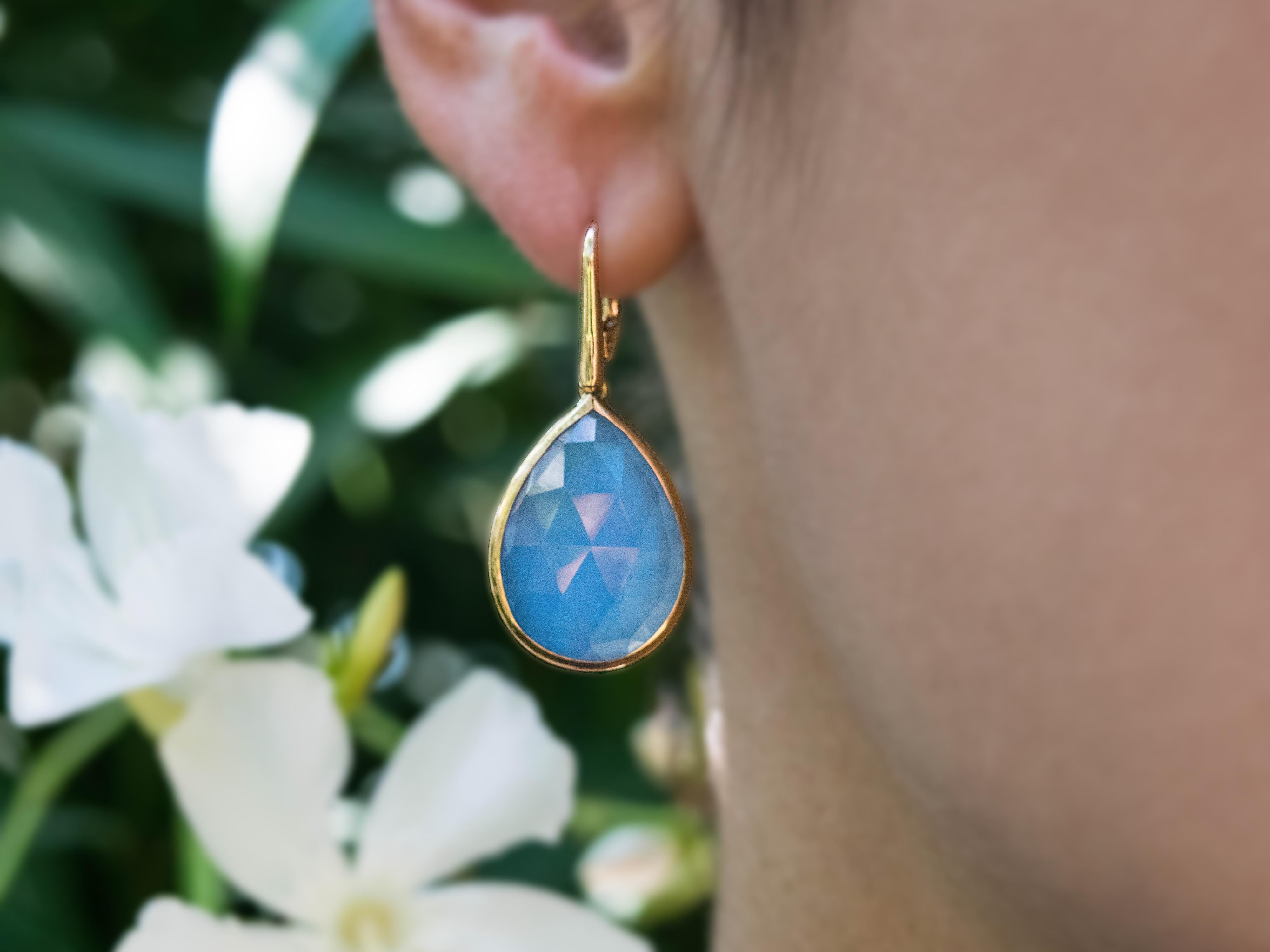18 Karat Gold und blaue Quarz-Tropfen-Ohrringe im Zustand „Neu“ im Angebot in Cattolica, IT