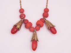 Collier en or 18 carats et corail.