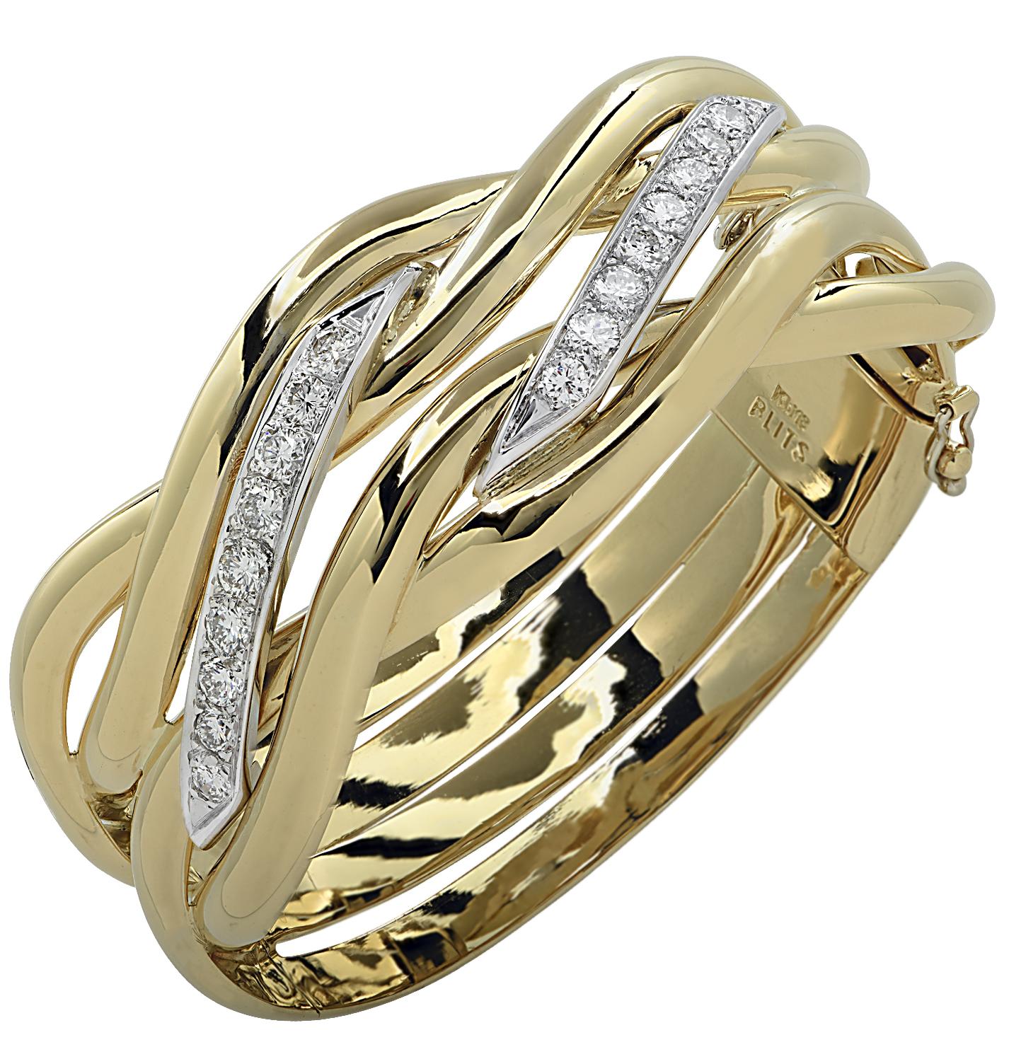 18 Karat Gold and Diamond Bangle Bracelet In Good Condition In Miami, FL