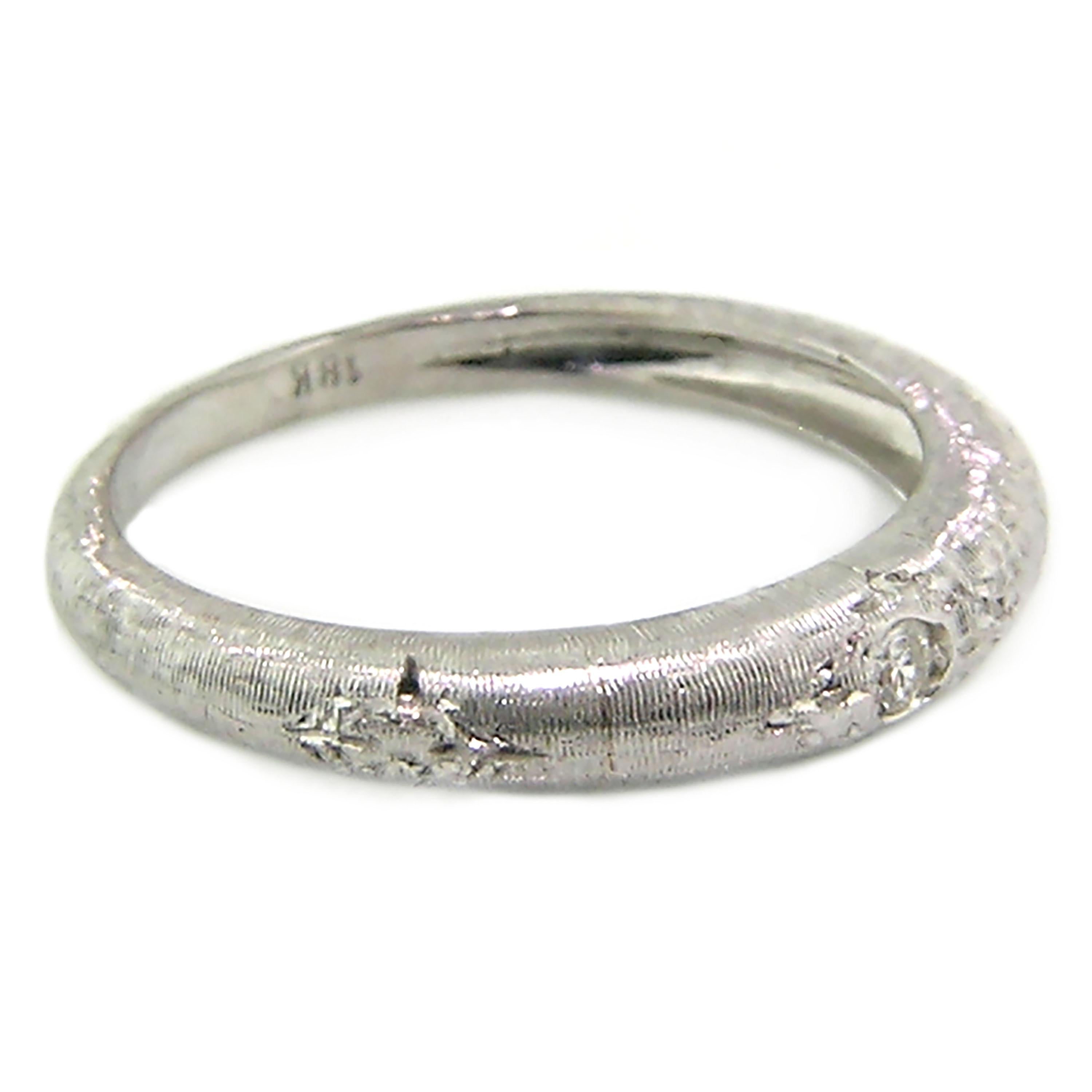 Round Cut 18 Karat Gold and Diamond Engraved White Band, Handmade in Florence, Italy