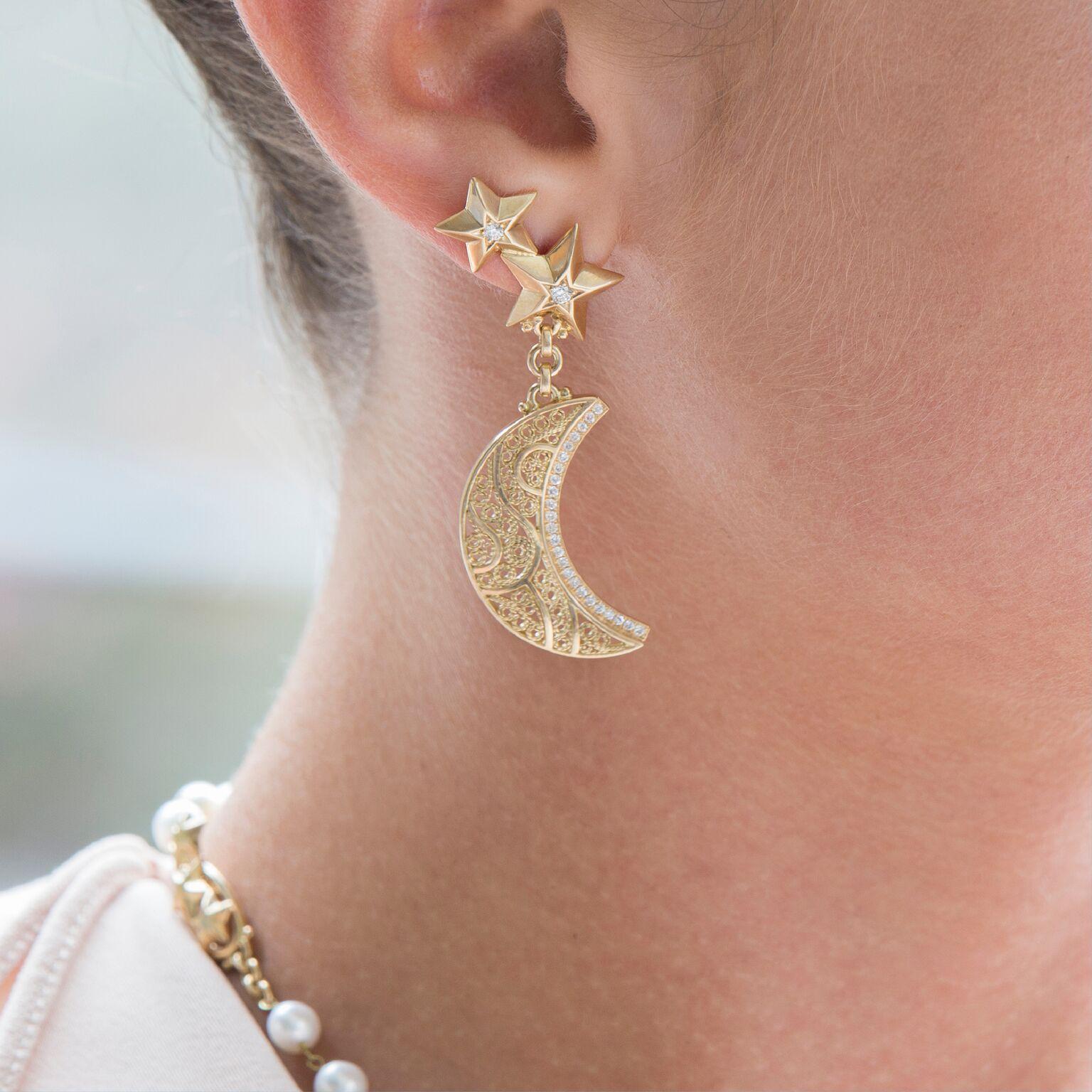 crescent moon and star earrings gold