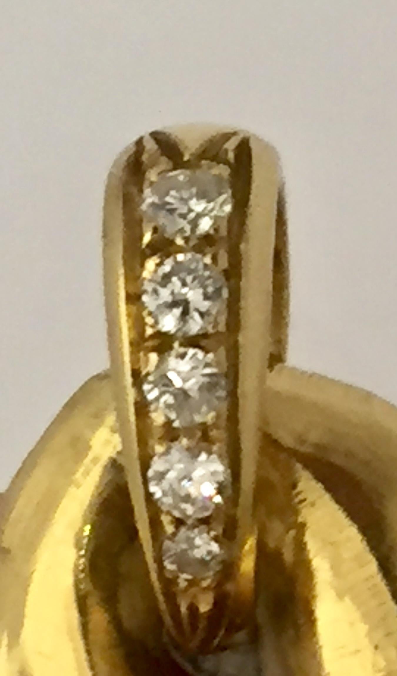 18 Karat Gold and Diamond 'Panthère' Pendant from Cartier In Good Condition In Zurich, Zollstrasse