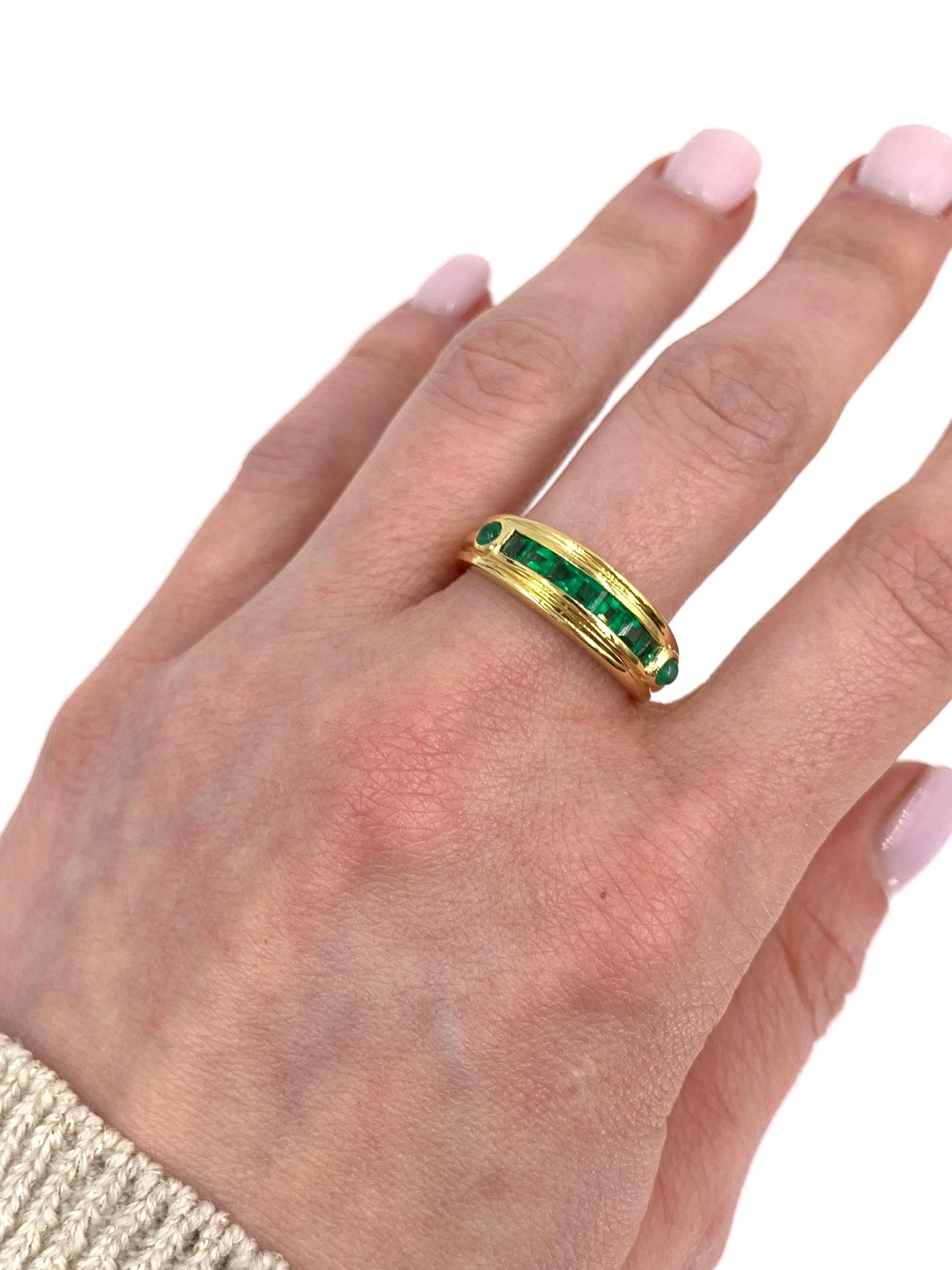 18 Karat Gold and Emerald Band Ring For Sale 3