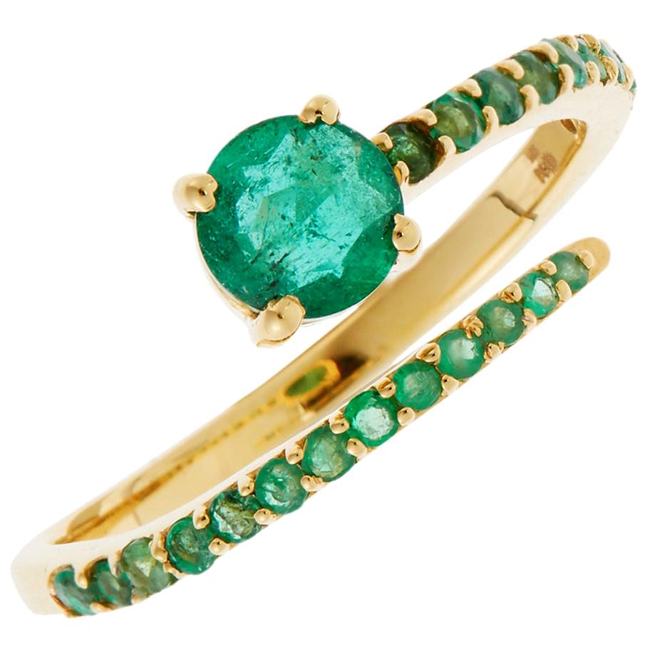 18 Karat Gold and Emerald Grass Seed Ring For Sale