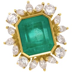 18 Karat Gold and Emerald Ring
