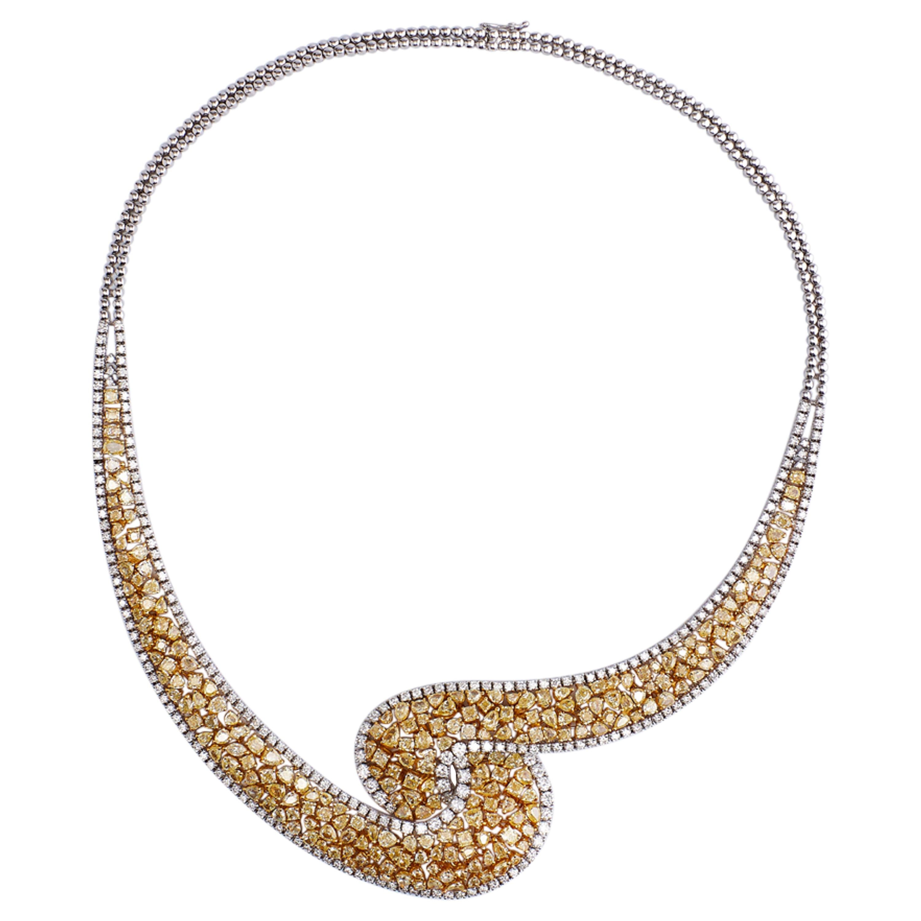 18 Karat Gold and Fancy Yellow Diamonds Necklace with GIA Certificate For Sale
